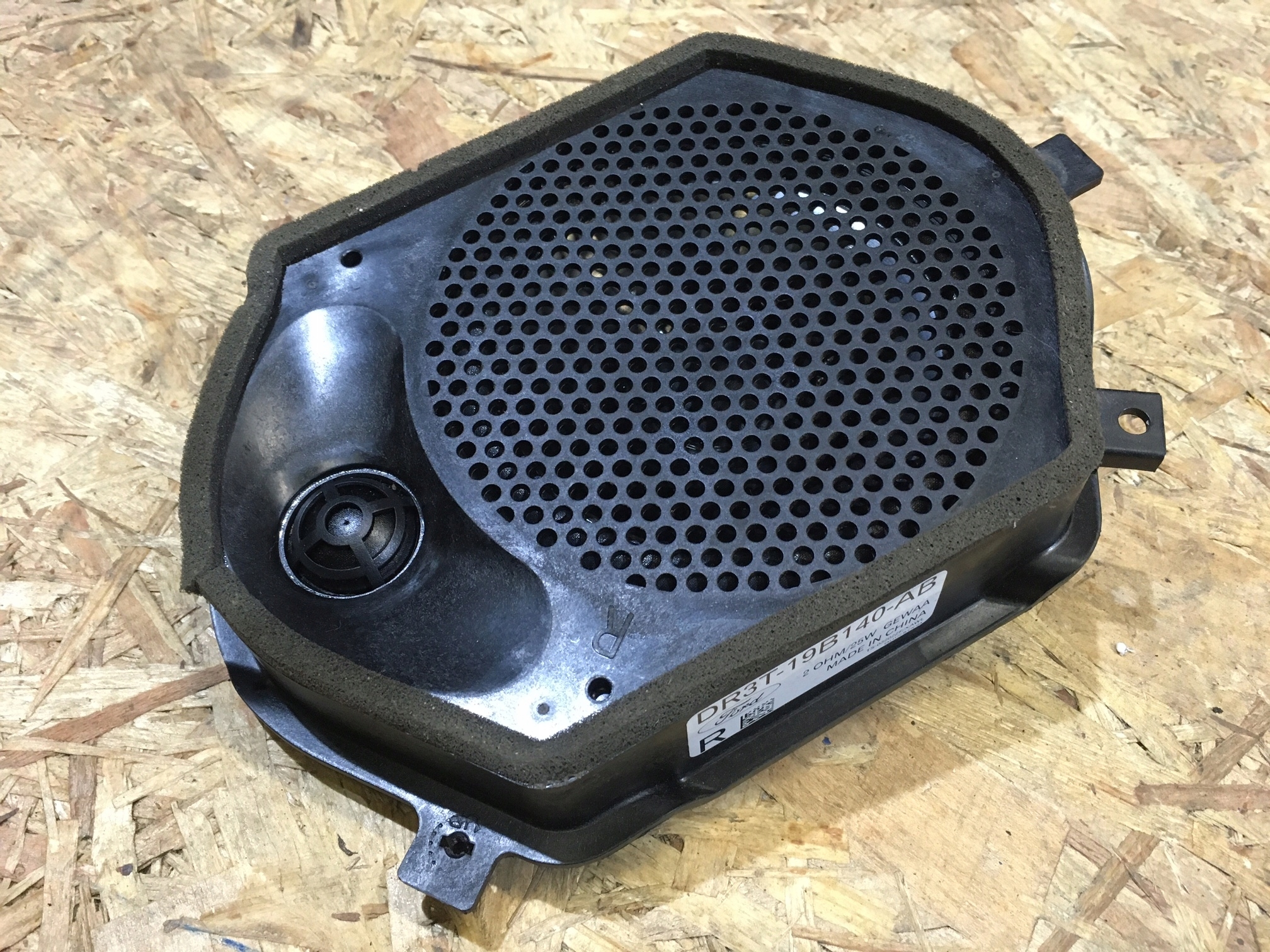 DR3T-19B140-AB - Динамик правой двери Mustang Premium 2010-2014