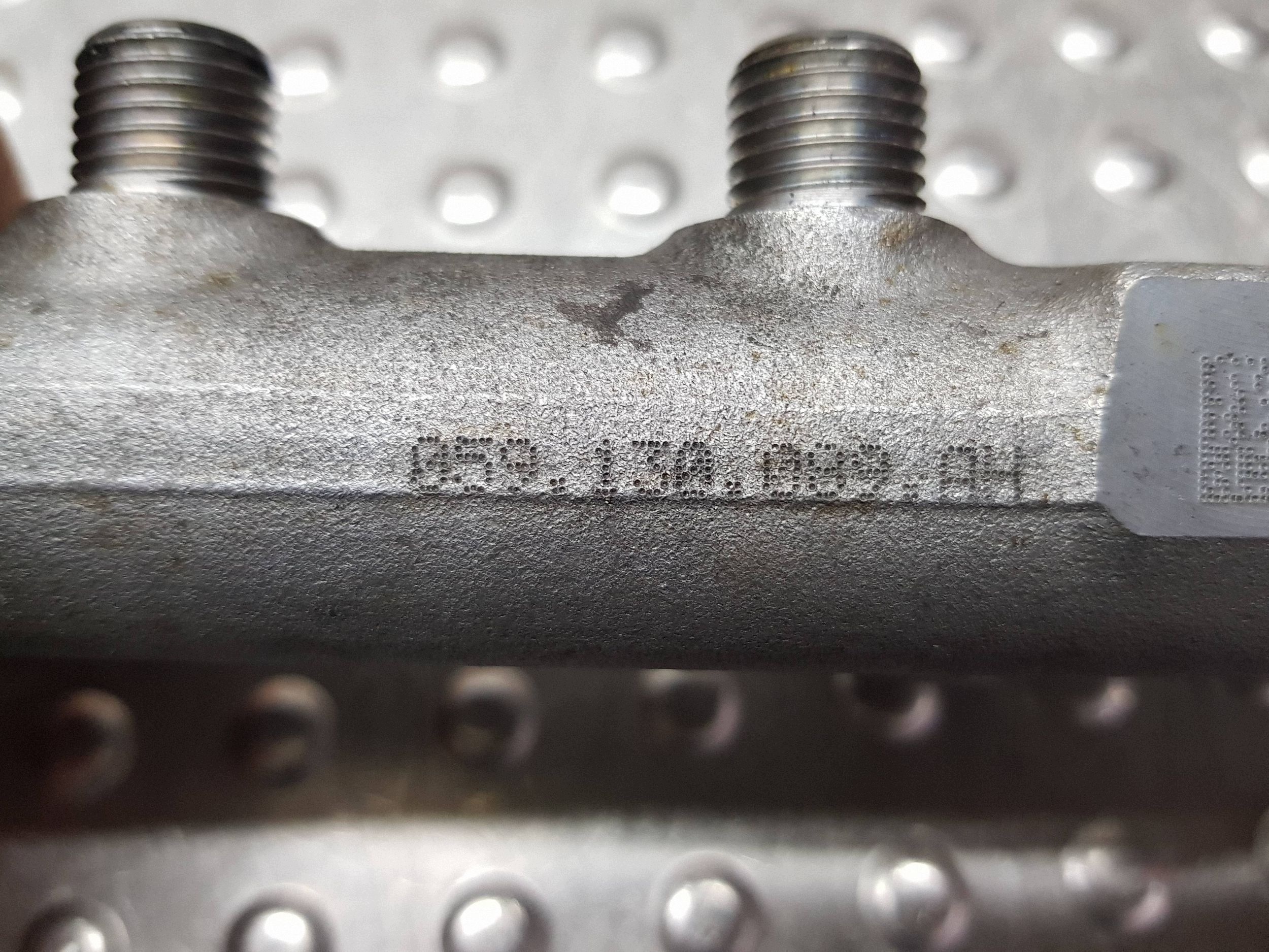 injection ramp left sensor 059130089AH AUDI A4 B8 A5 8T A6 C6 3.0 TDI