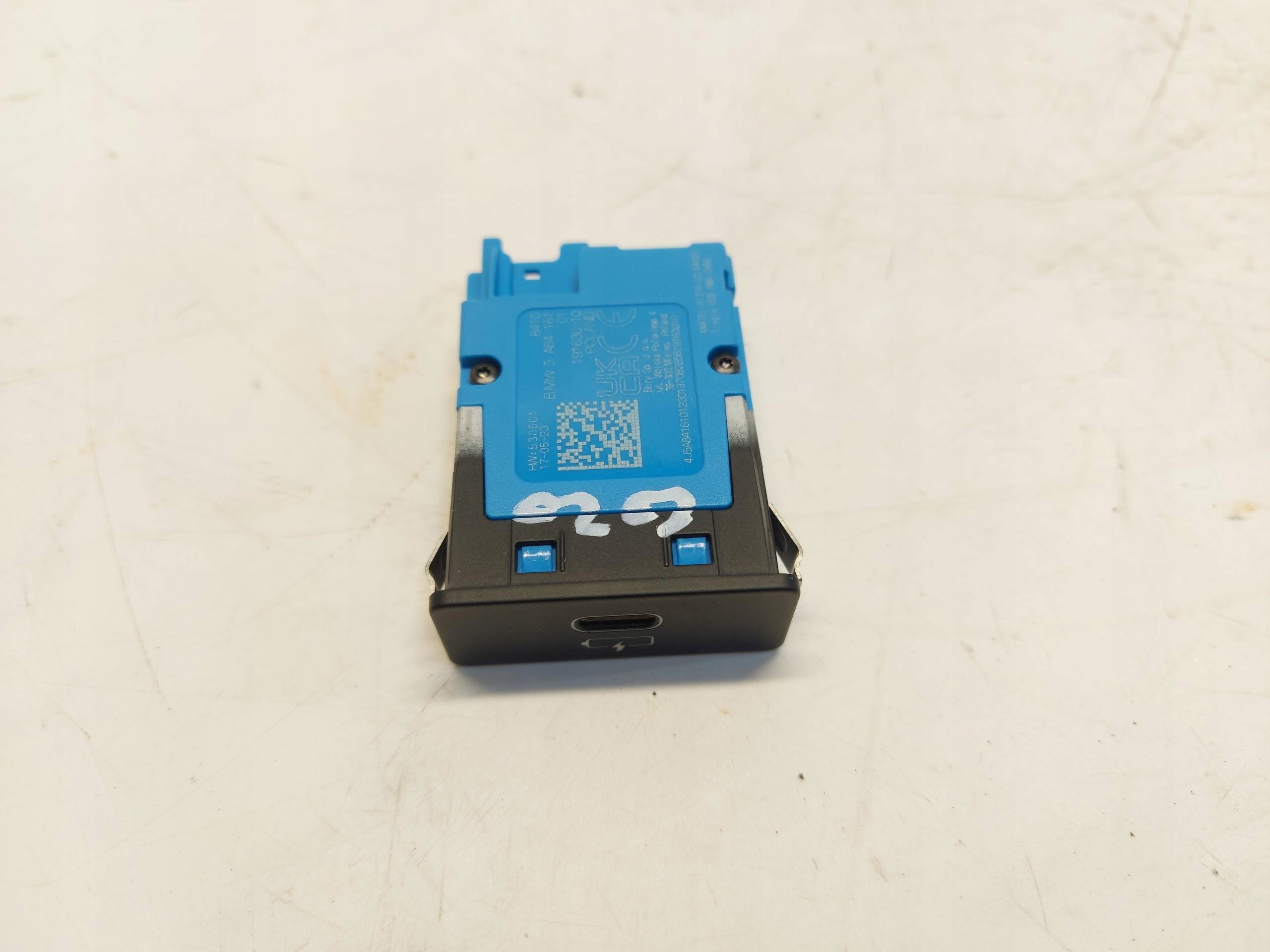 BMW G20 LIFT adapter PORT USB 5A84161