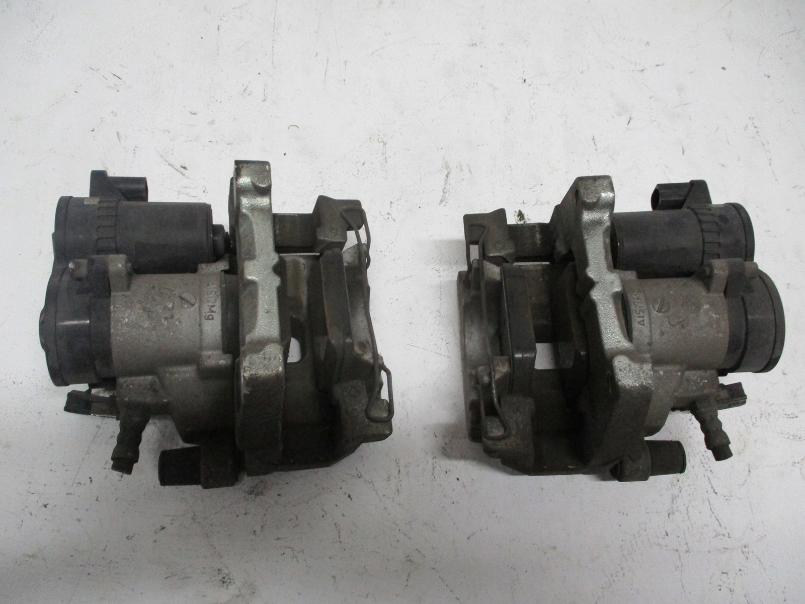 caliper calipers ALFA ROMEO STELVIO 2,0i 17R rear part rear.