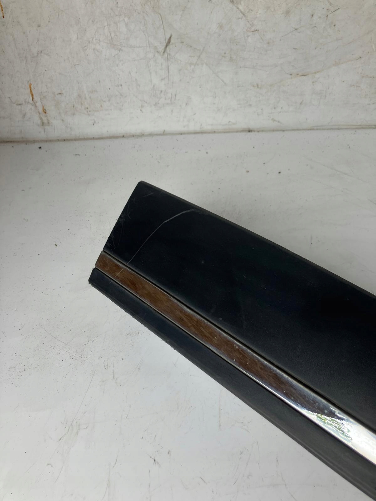 moulding door right front RENAULT CLIO IV CHROM MATOWA