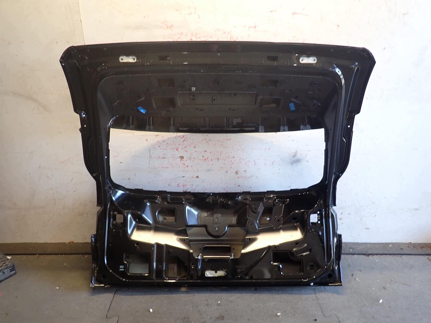 trunk door VW ID4 2020