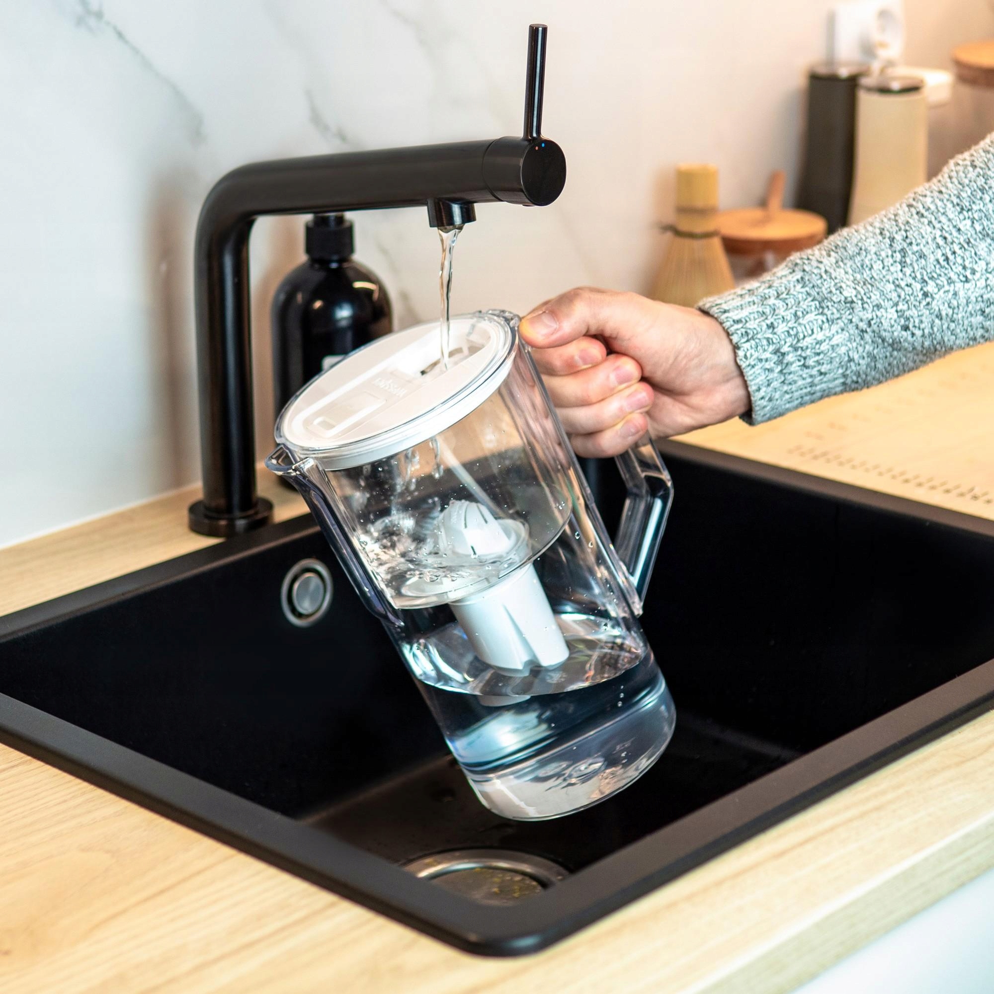 Dzbanek filtrujący Wessper D1 SOLID FutureFlow 2,8l + 6x filtr aquaclassic Marka Wessper