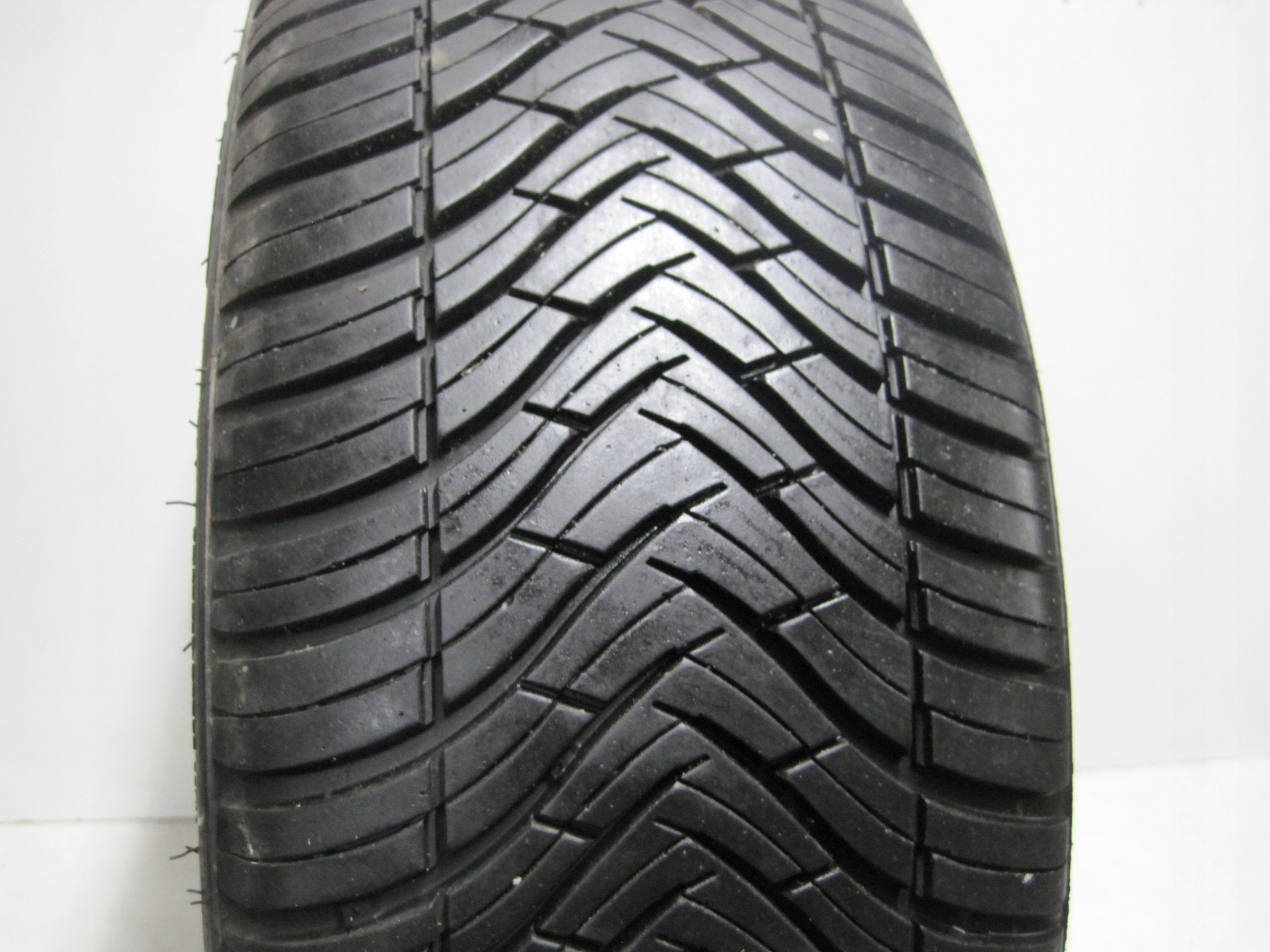 wheels discs tyres SEAT ARONA 6F9 R18 M+S TRIANGLE 22R