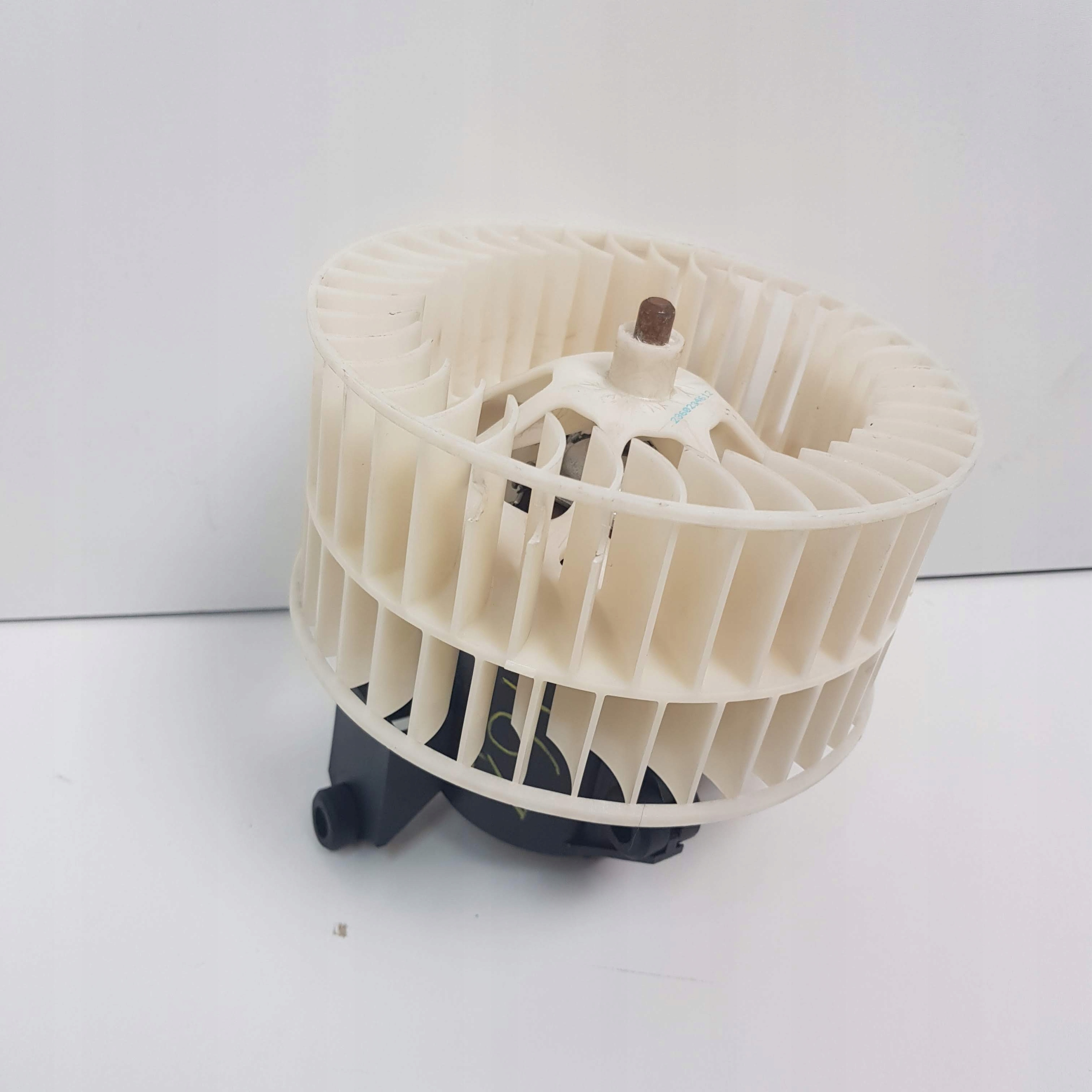 A1688200542 - Mercedes A Class W168 вентилятор отопителя 168