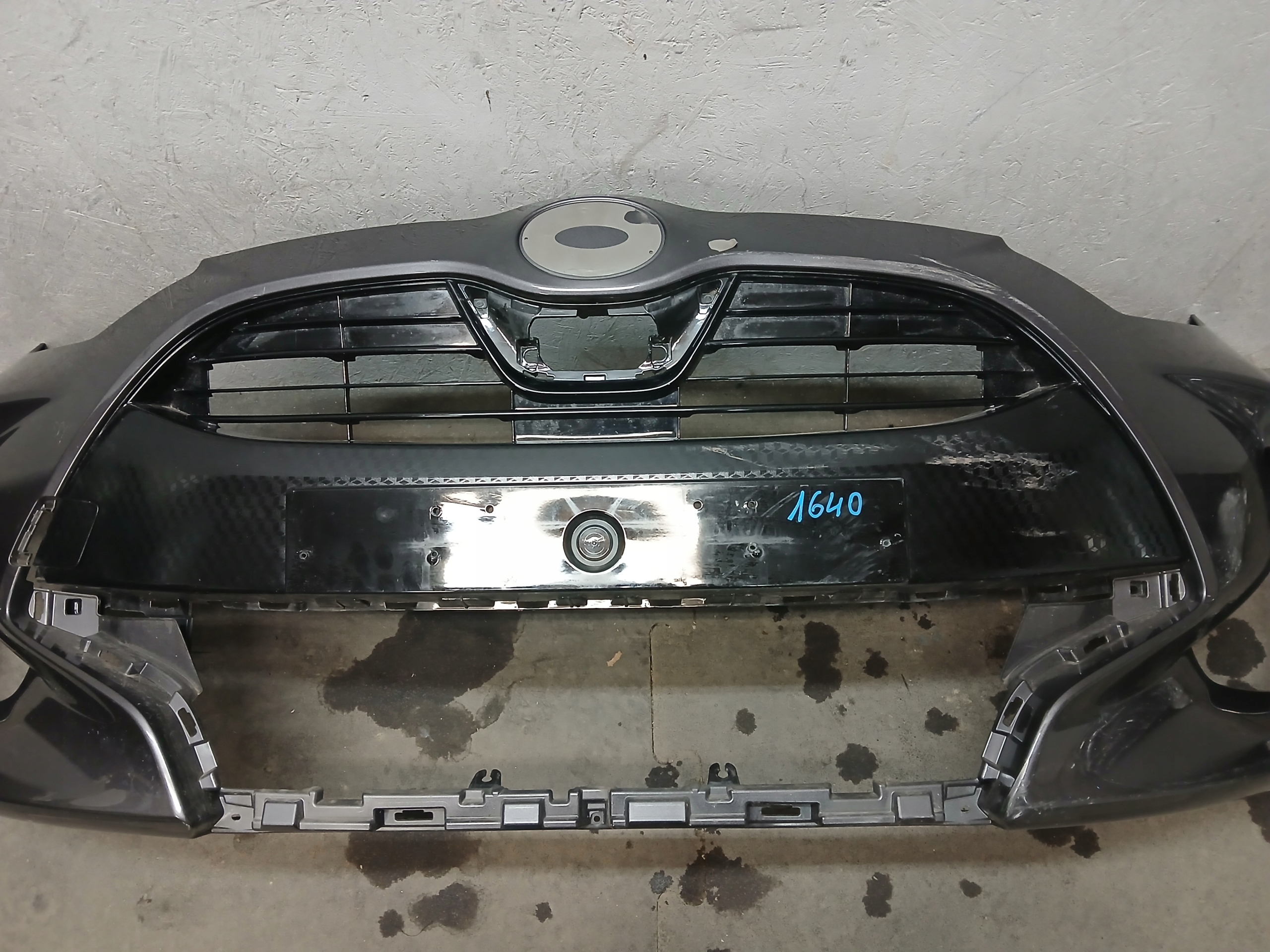 nárazník předek TOYOTA YARIS IV 4 20