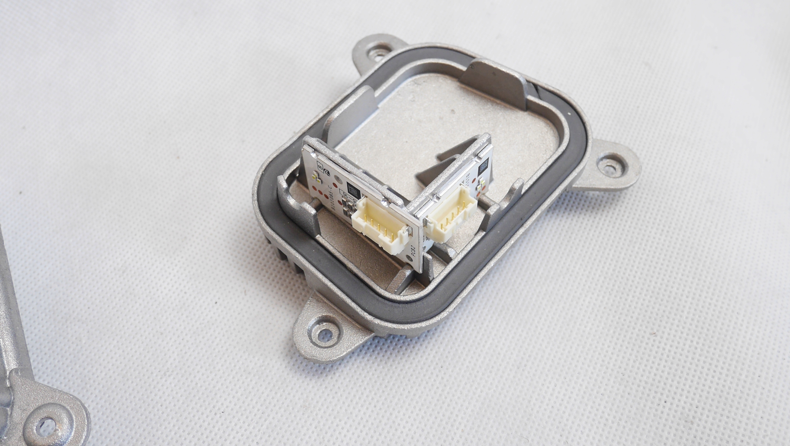 BMW 3GT F34 LCI MODUŁ RING JAZDY DZIENEJ PRAWY ADAPTIVE LED Typ samochodu Samochody osobowe