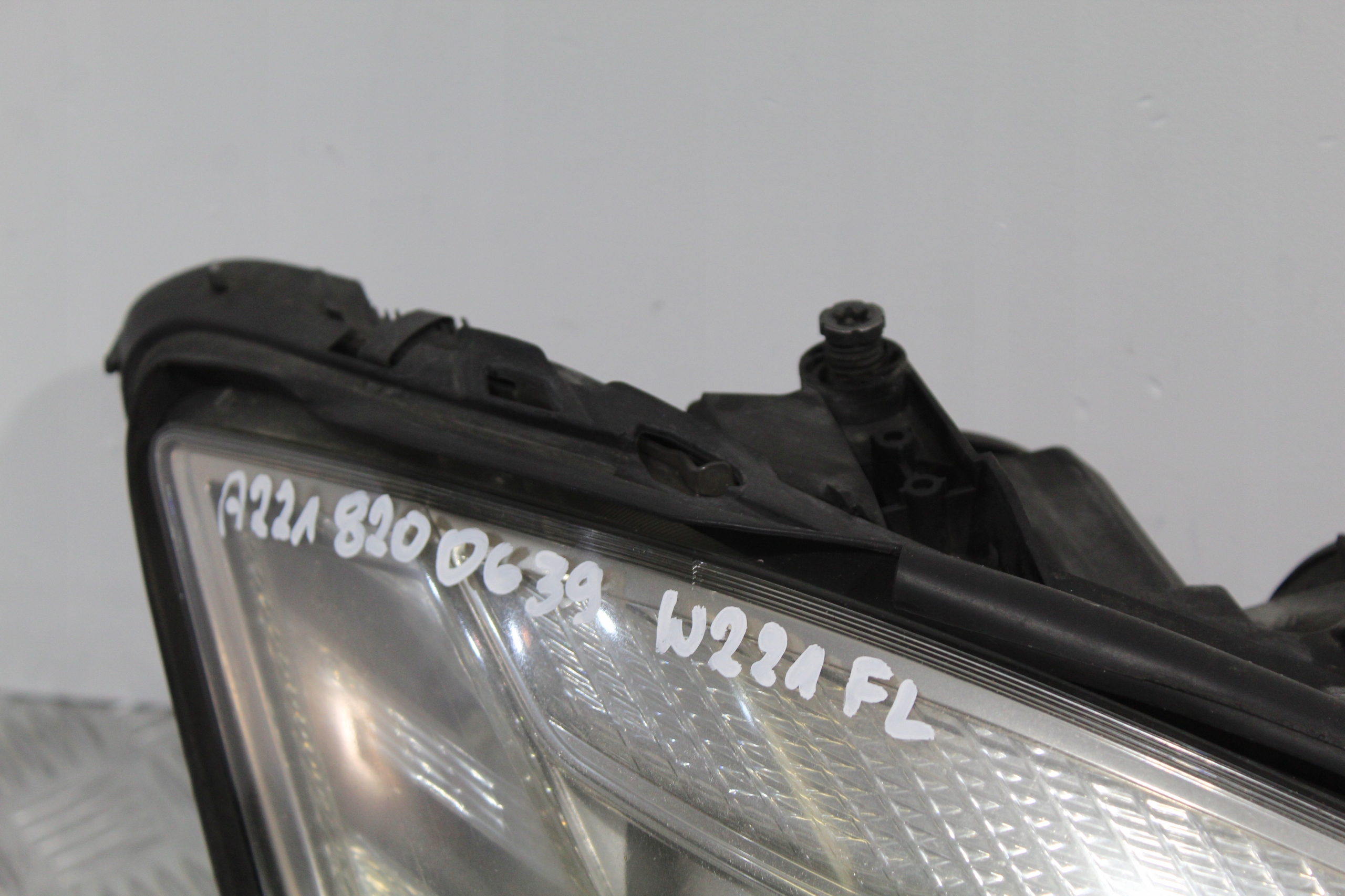 lights front XENONY S-KLASA W221 LIFT A2218200639