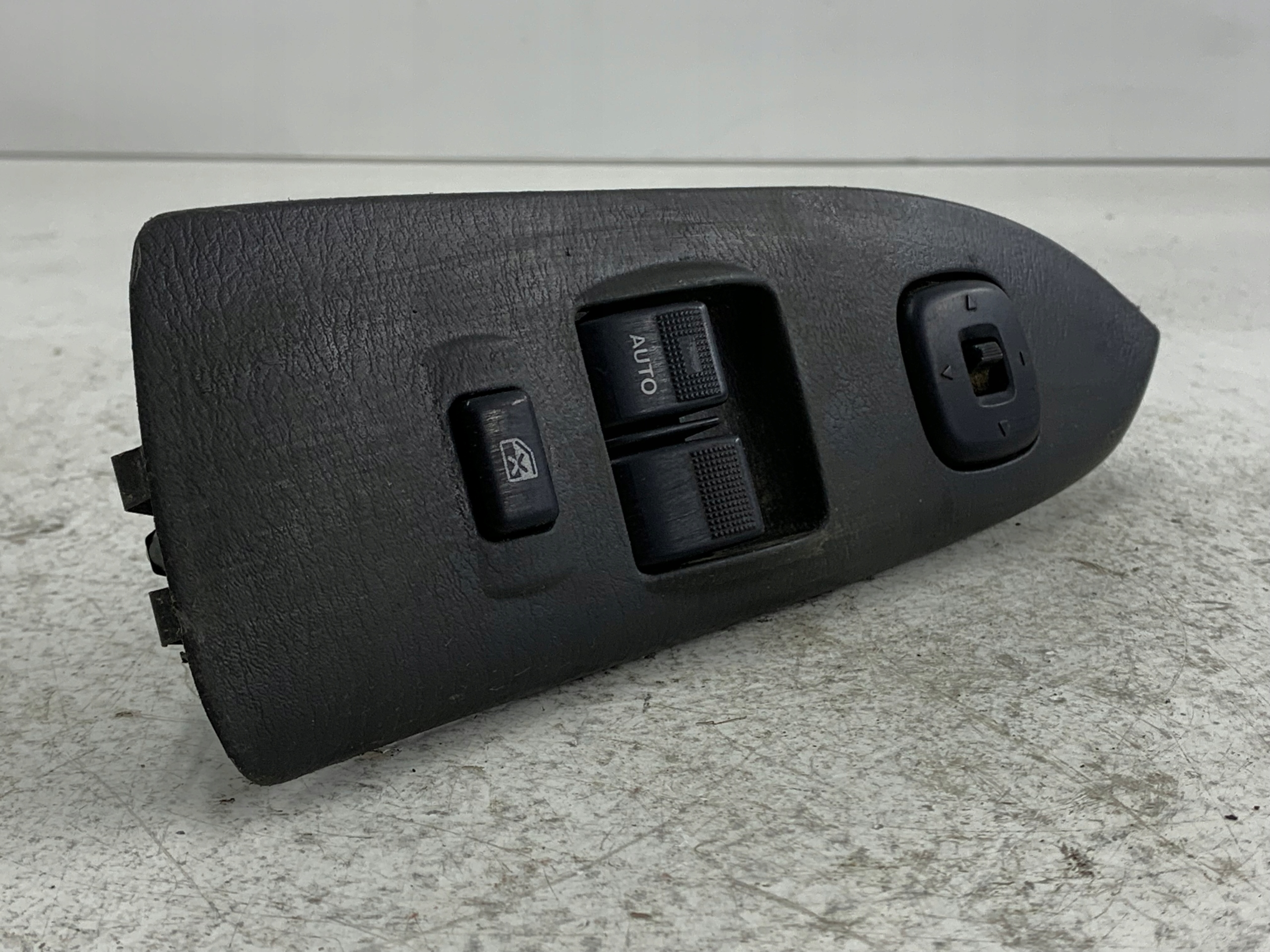 MAZDA 626 GF PANEL of the window left front