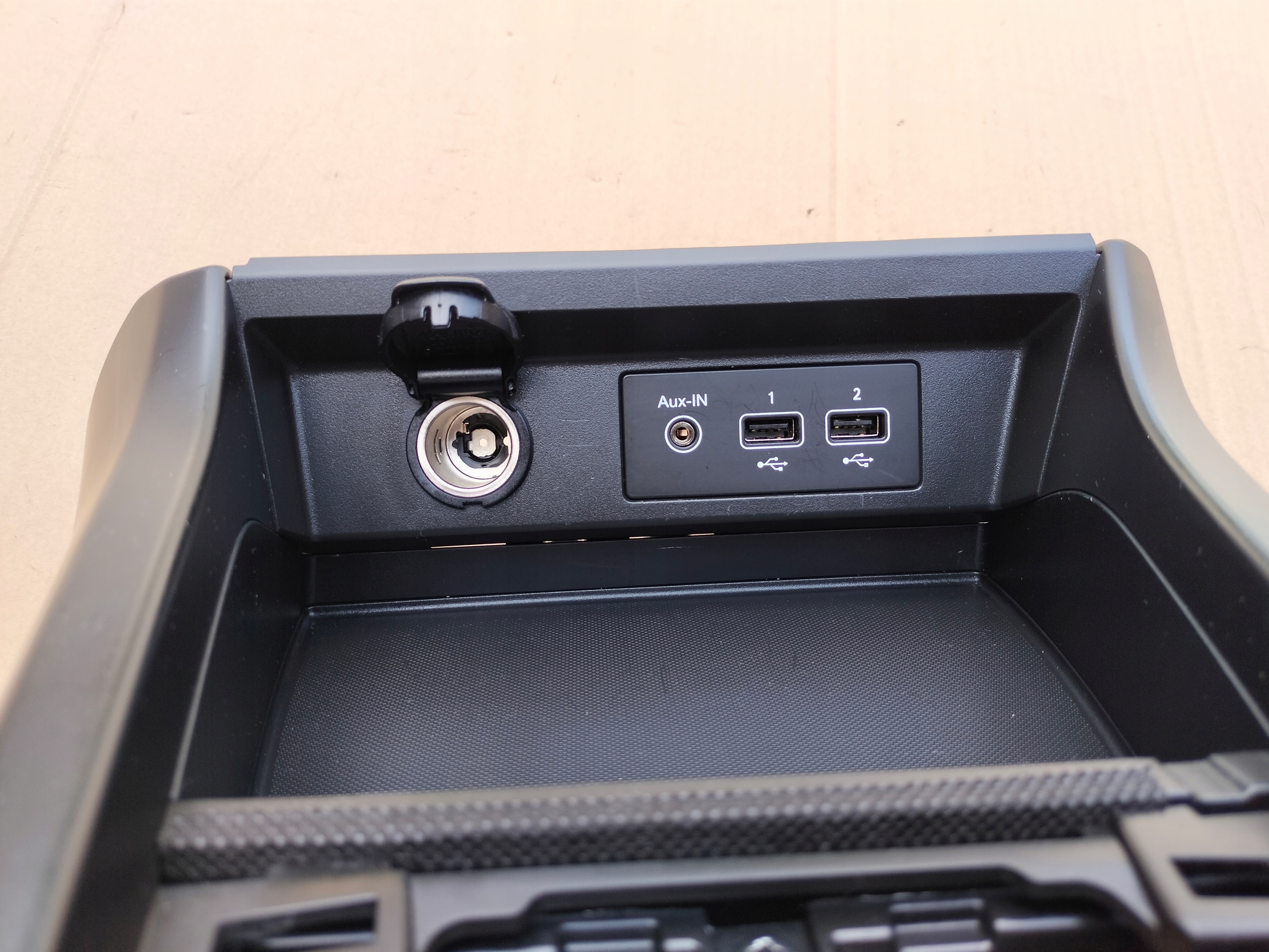 renault ARKANA рамка консоль usb