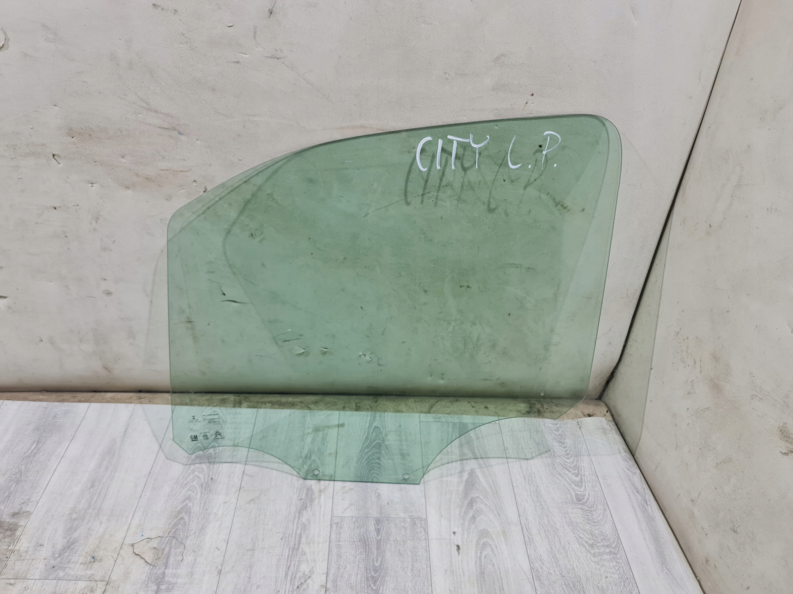 PROACE CITY COMBO PARTNER БІЧНЕ СКЛО ЛІВЕ