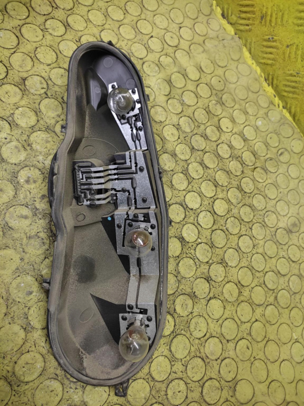 PEUGEOT 107 light right rear part