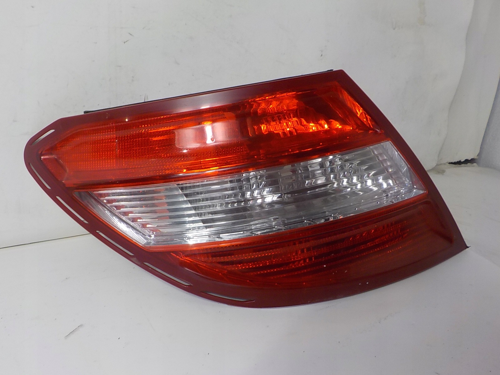 MERCEDES-BENZ W204 sedan light left rear left rear part