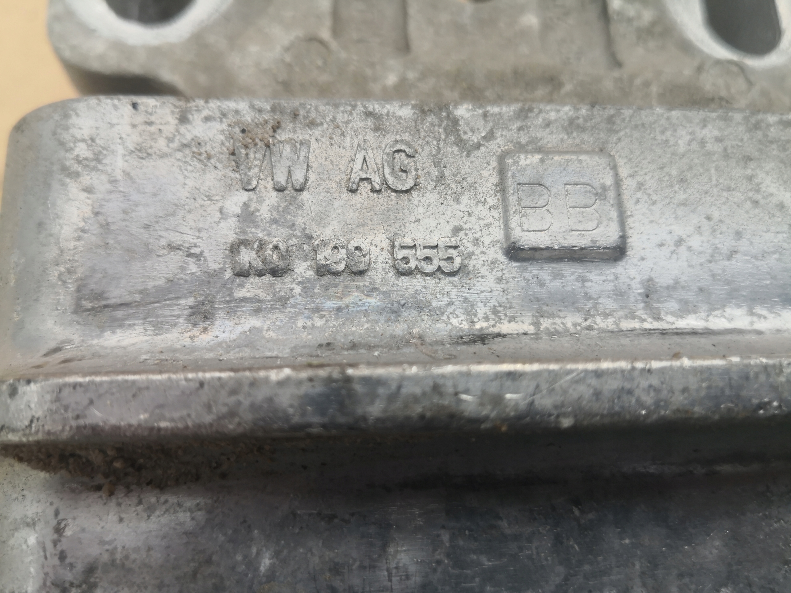 holder engine mount VW SKODA AUDI 1K0199555BB