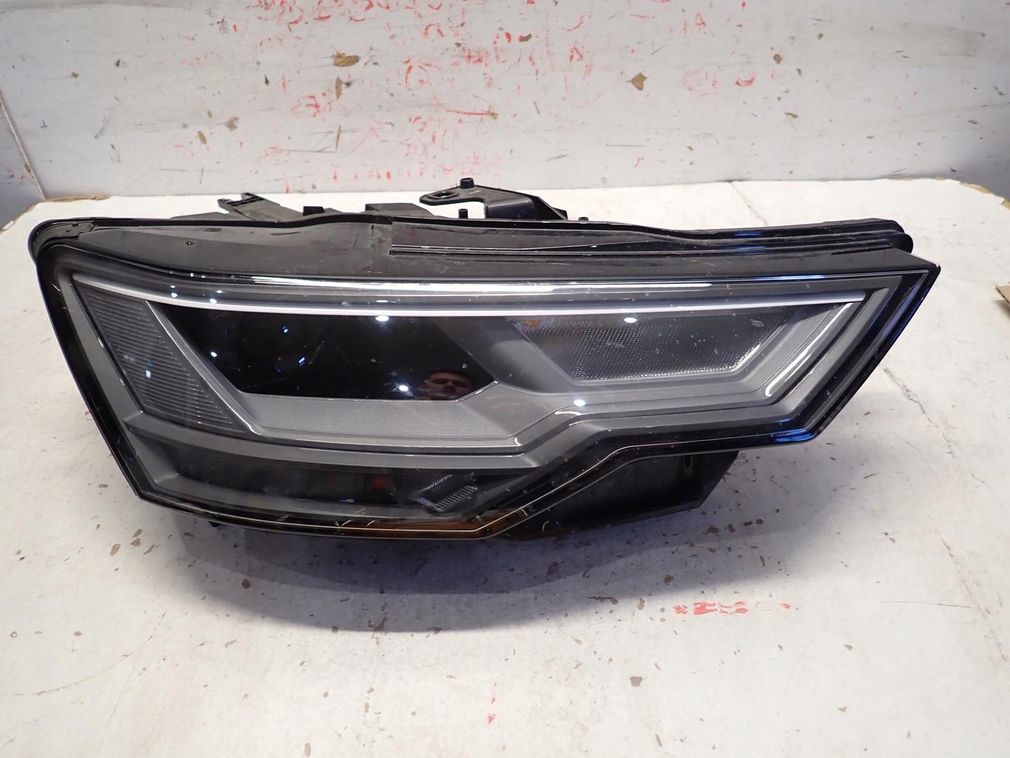light front front right AUDI A6 C8 2018- FULL LED 4K0941034