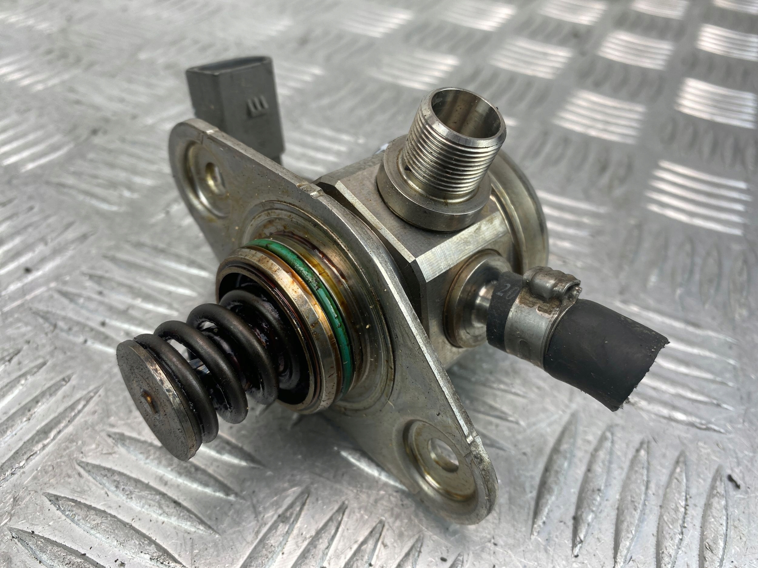 Mercedes E250 CGI W212 injection pump A2740700501