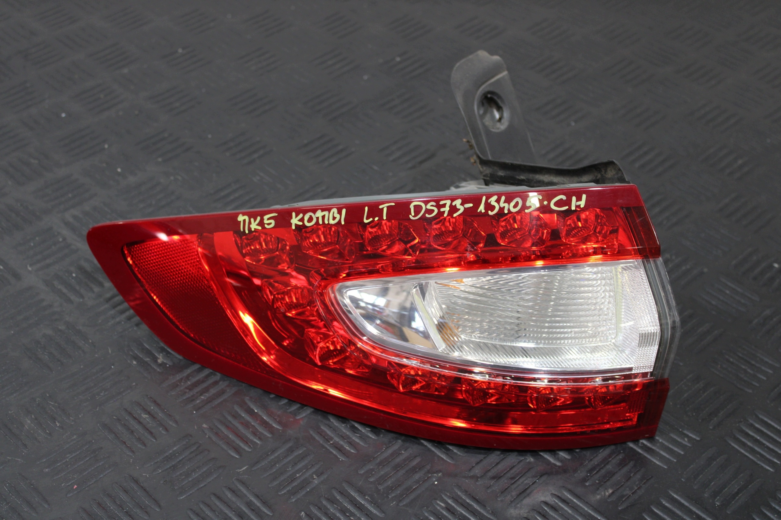 feu gauche arrière DS73-13405-CH FORD MONDEO MK5