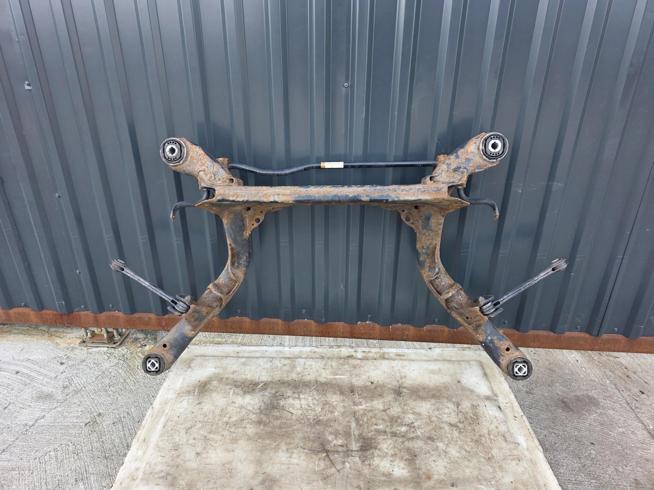 TRAWERS axle beam subframe rear part AUDI A6 C7 A7 4G0505235P original !!!