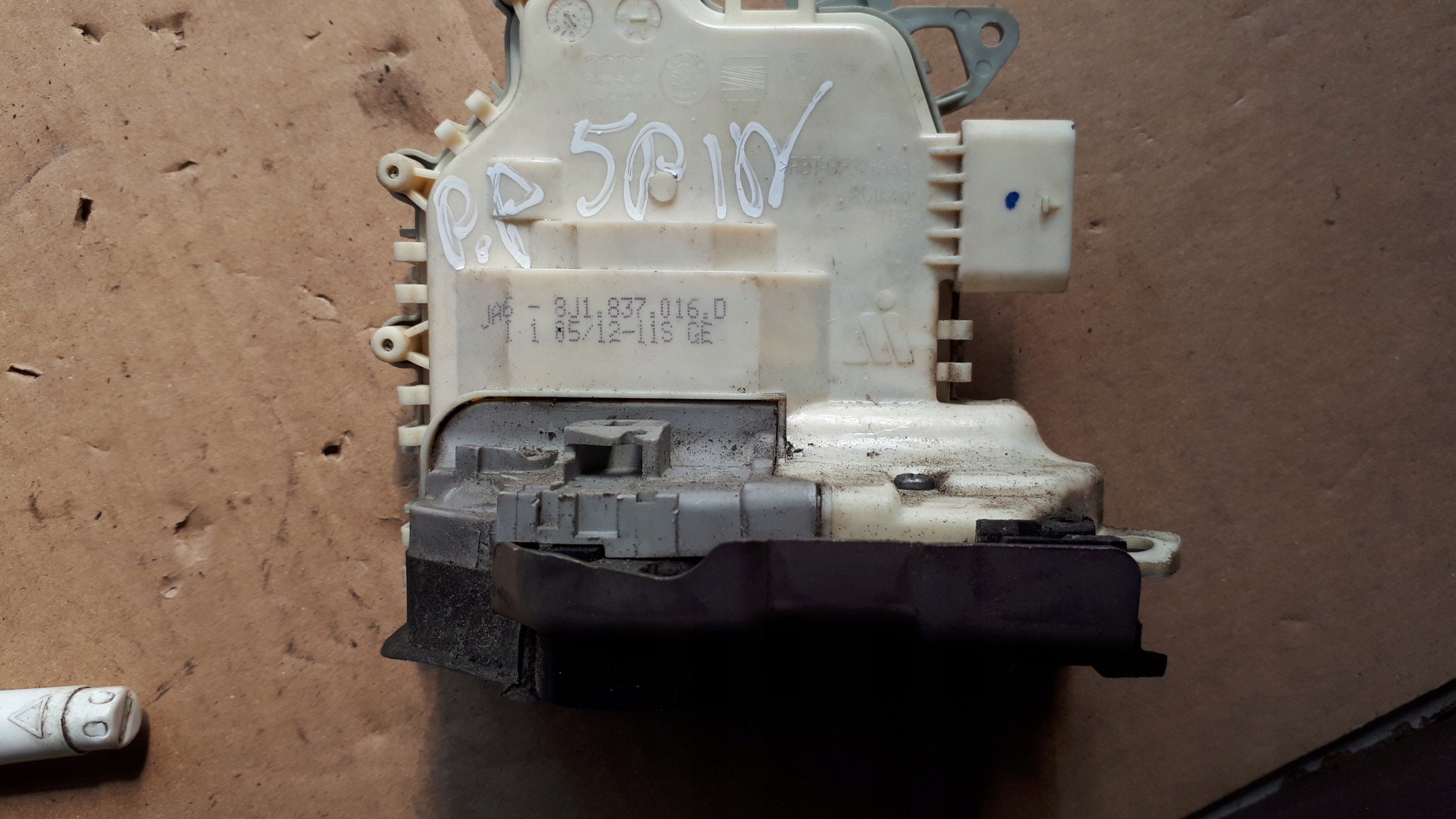 A6 C7 4G lock door right front 5PIN A5 Q5 A6