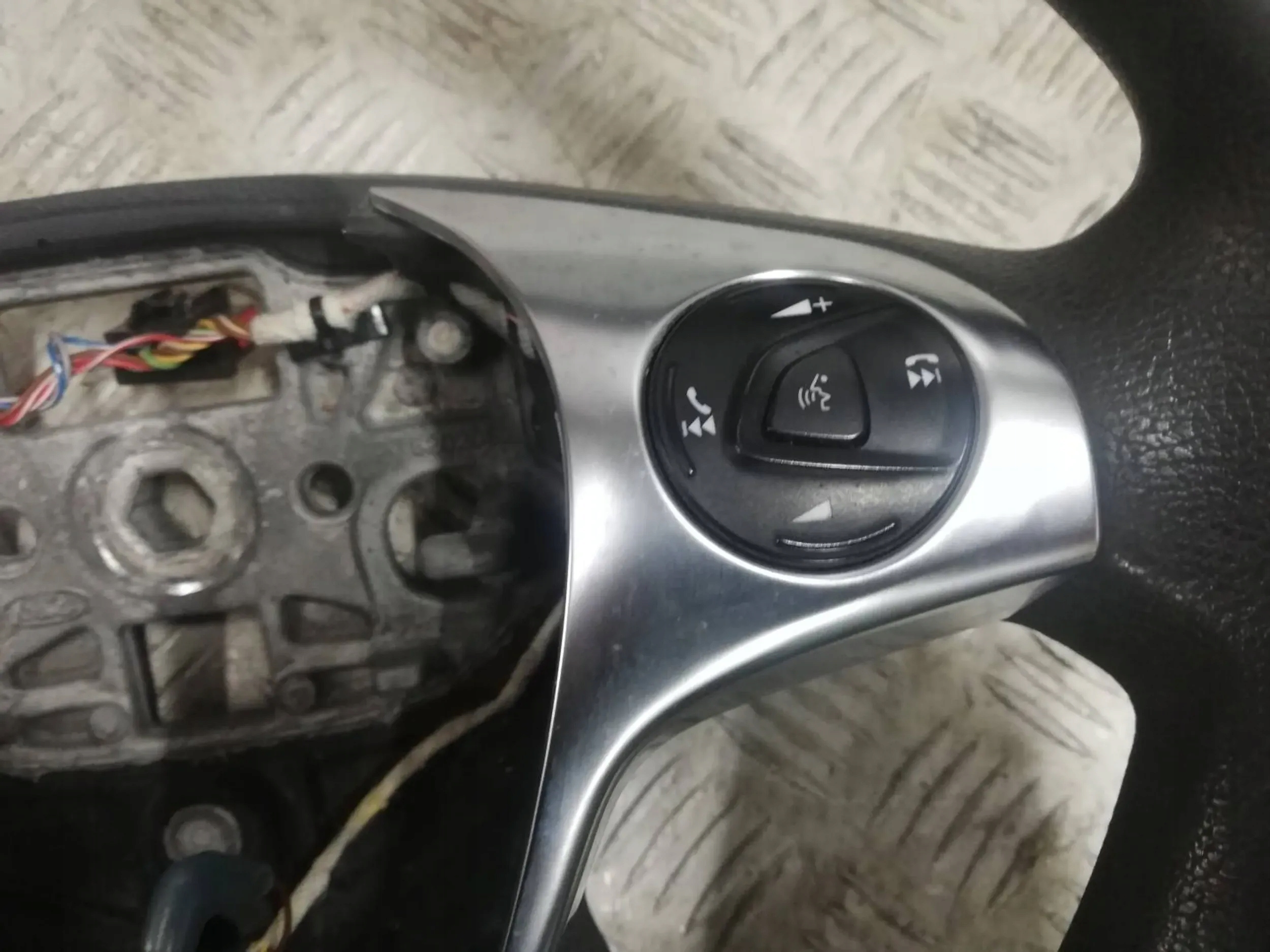 Ford Transit CONNECT MK2 KIEROWNICA Producent części Ford OE