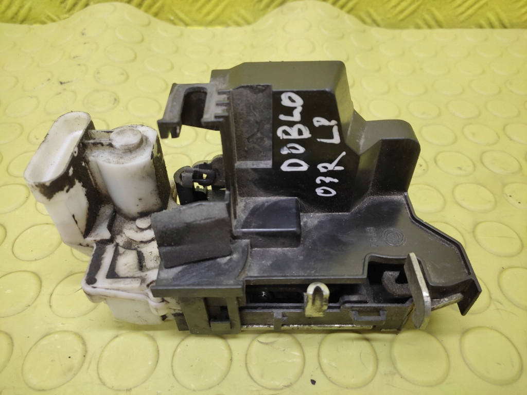 FIAT DOBLO lock door left front