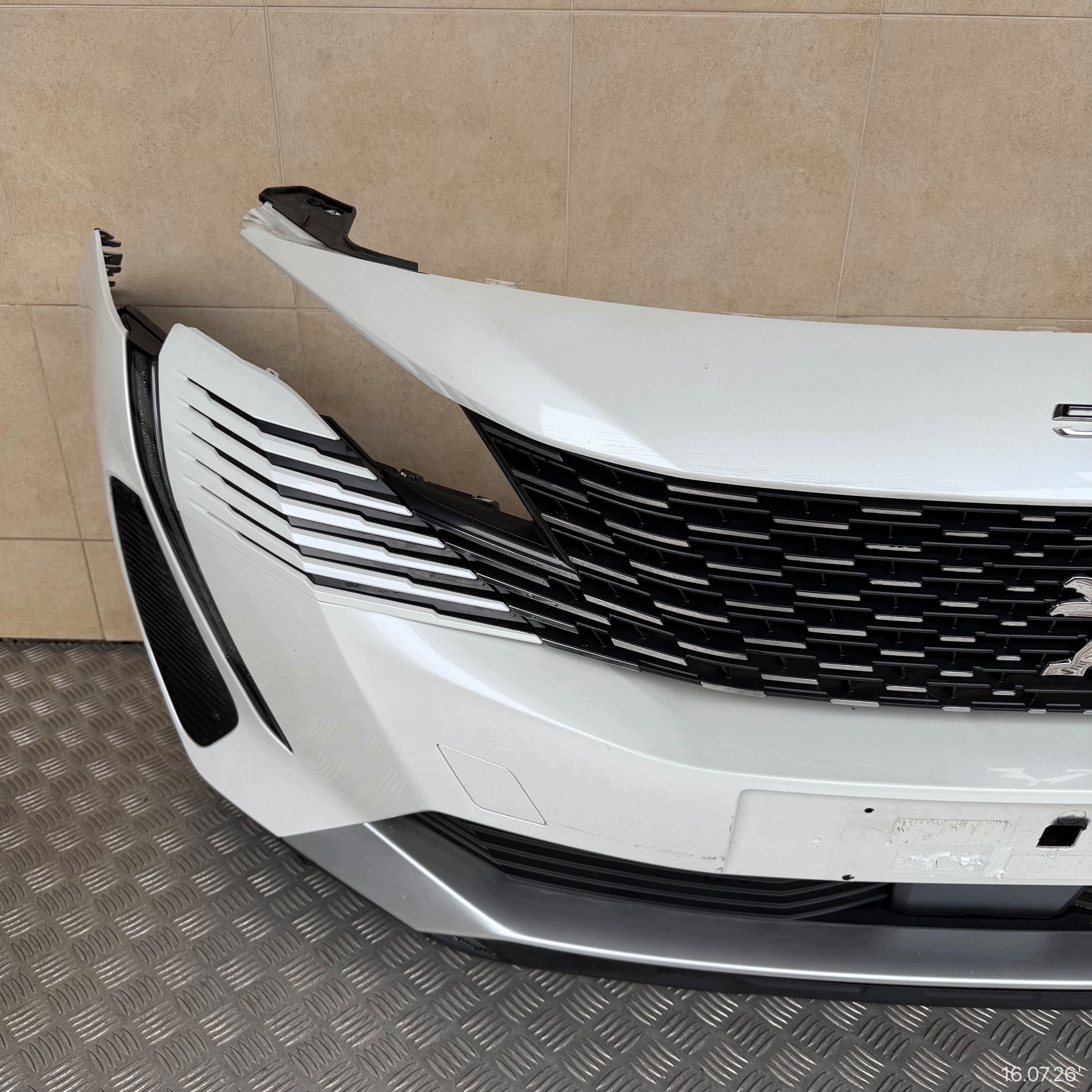 front bumper complete PEUGEOT 5008 II LIFT 2022 ROK 4 PDC