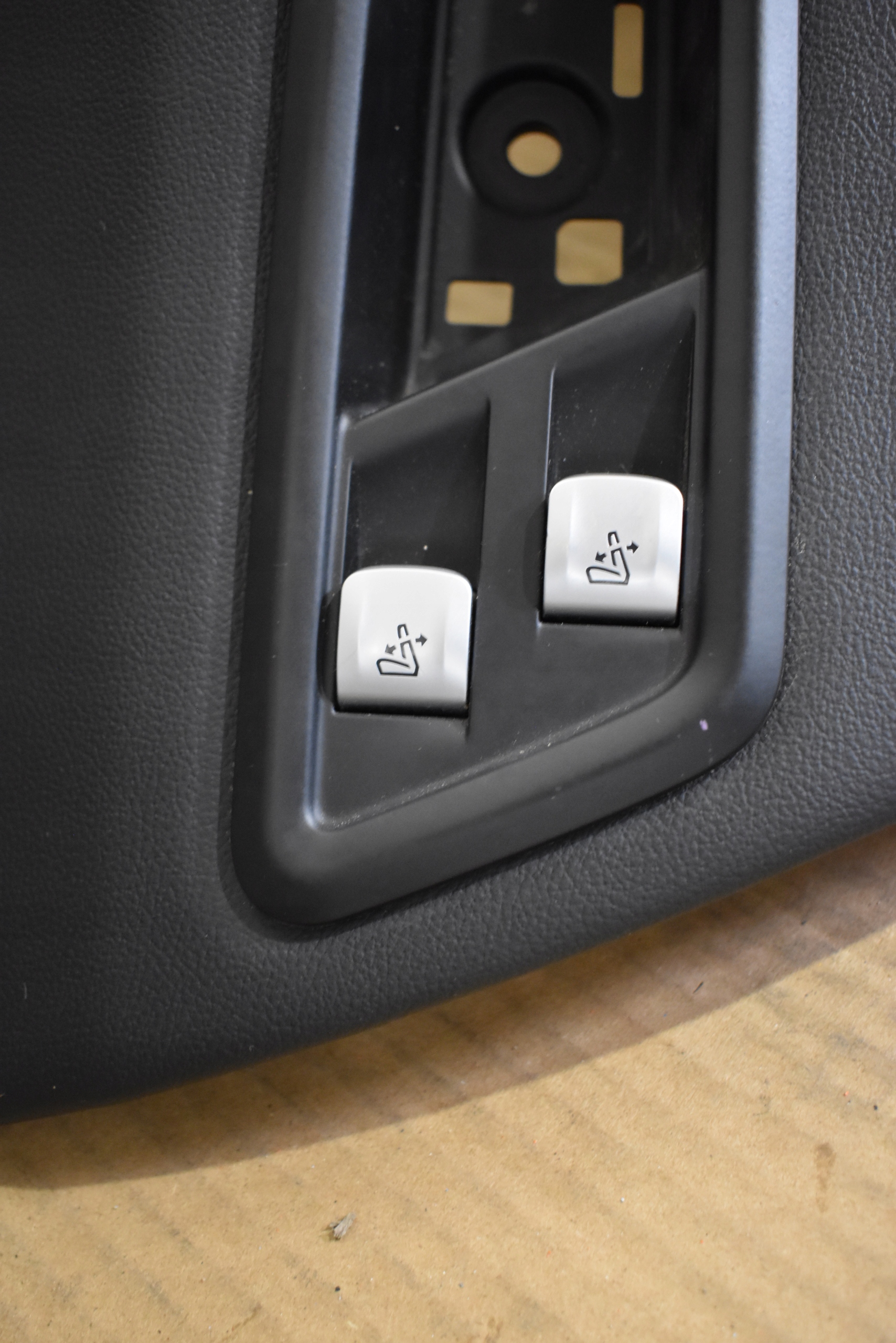 upholstery side rear left BMW G07 X7 1