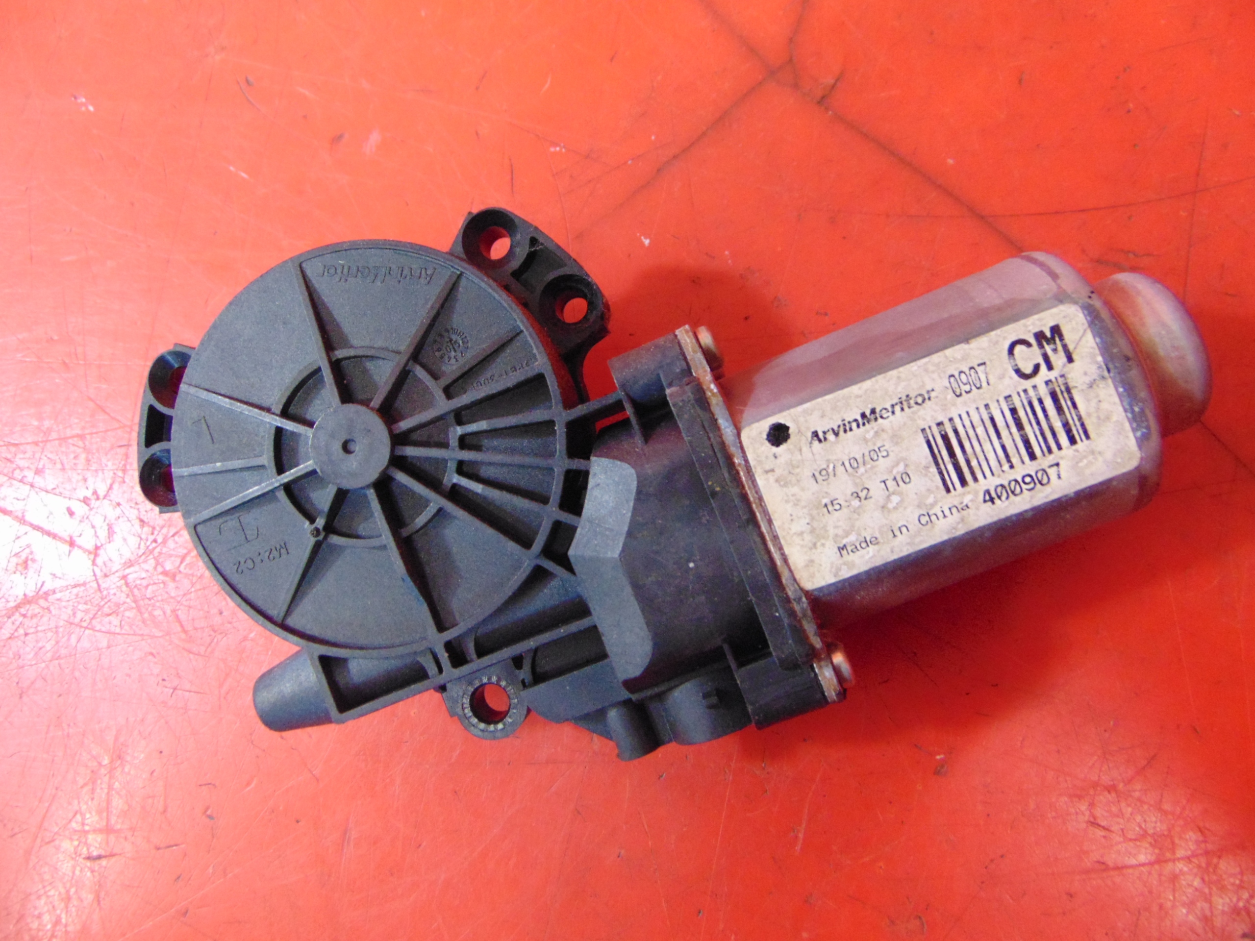 HYUNDAI SANTA FE 2 II mini motor windows left front