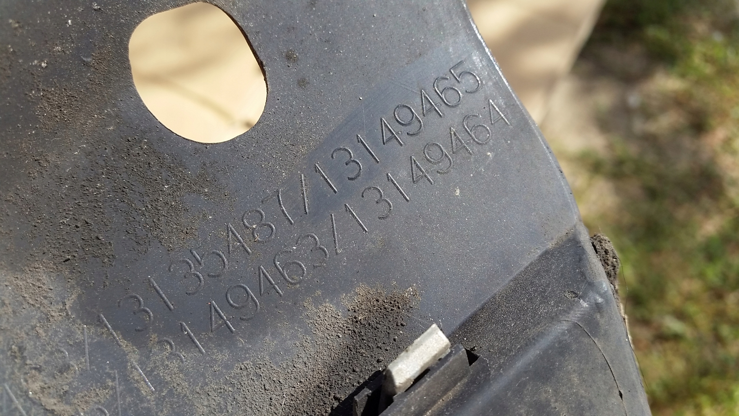 решетка радиатора opel Astra H 13149465