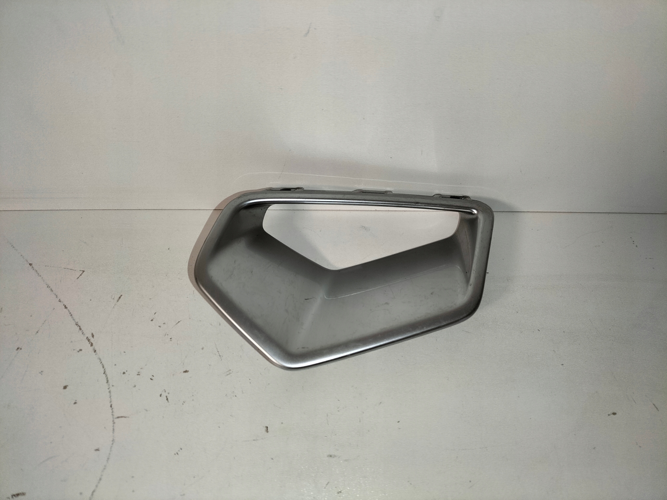 grille grid of a bumper front left AUDI A6 C8 18