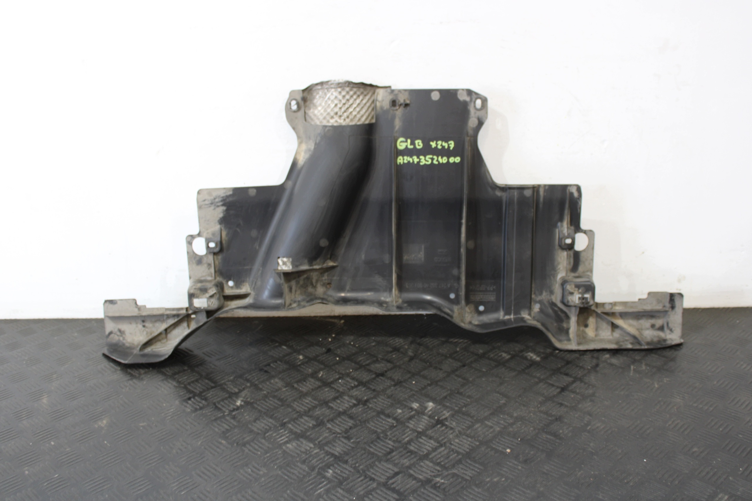 abdeckung blende abdeckung unterfahrschutz A2473524000 MERCEDES GLB X247