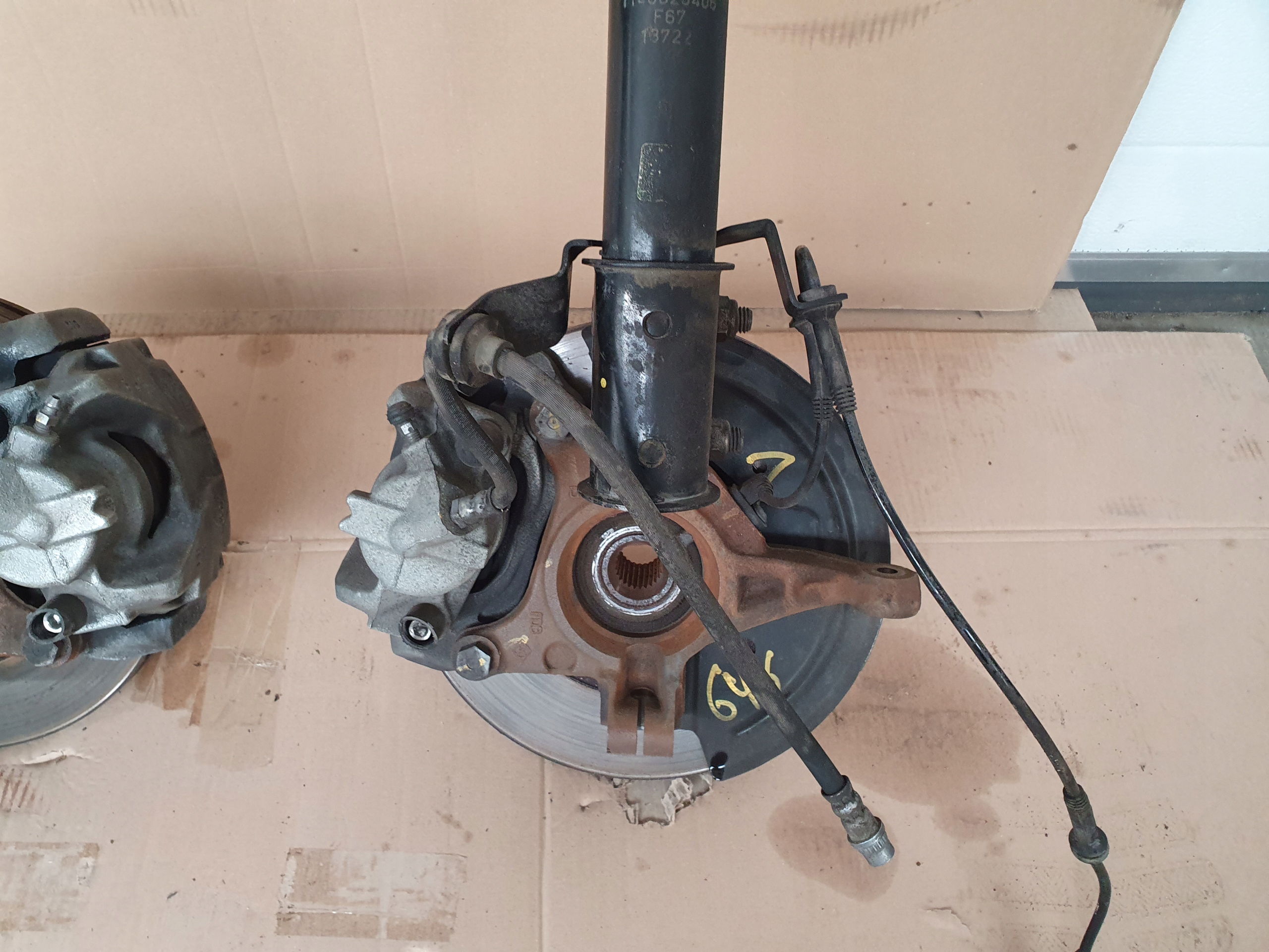 поворотный кулак, цапфа, амортизатор P - л renault EXPRESS 1.5 Dacia