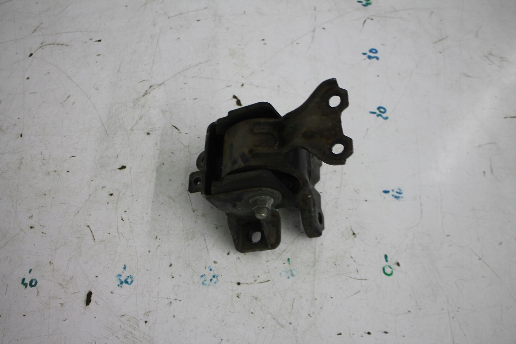 holder engine mount C-CROSSER 4007 2.2 HDI