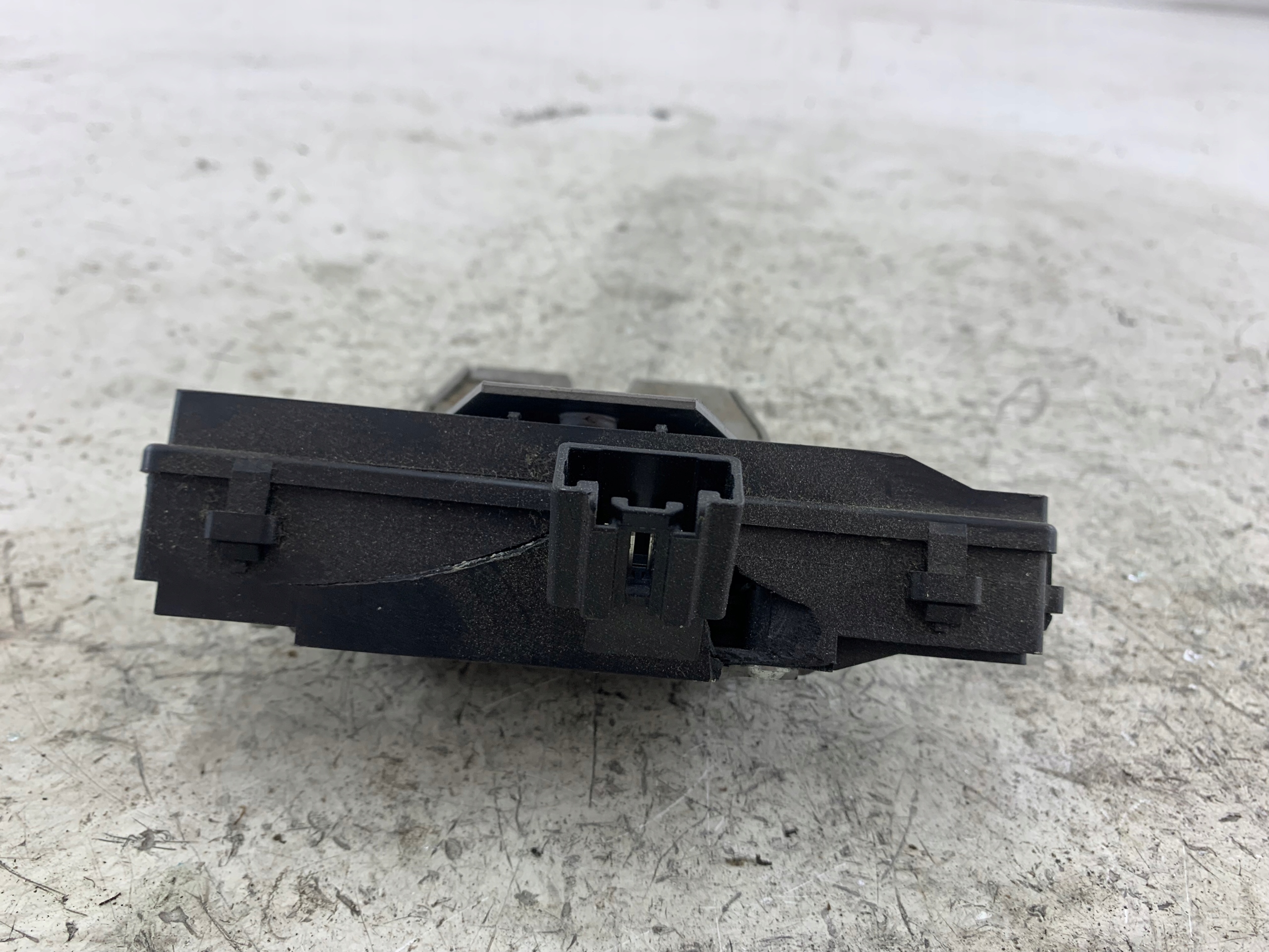 VOLVO V50 and lock bonnet boot
