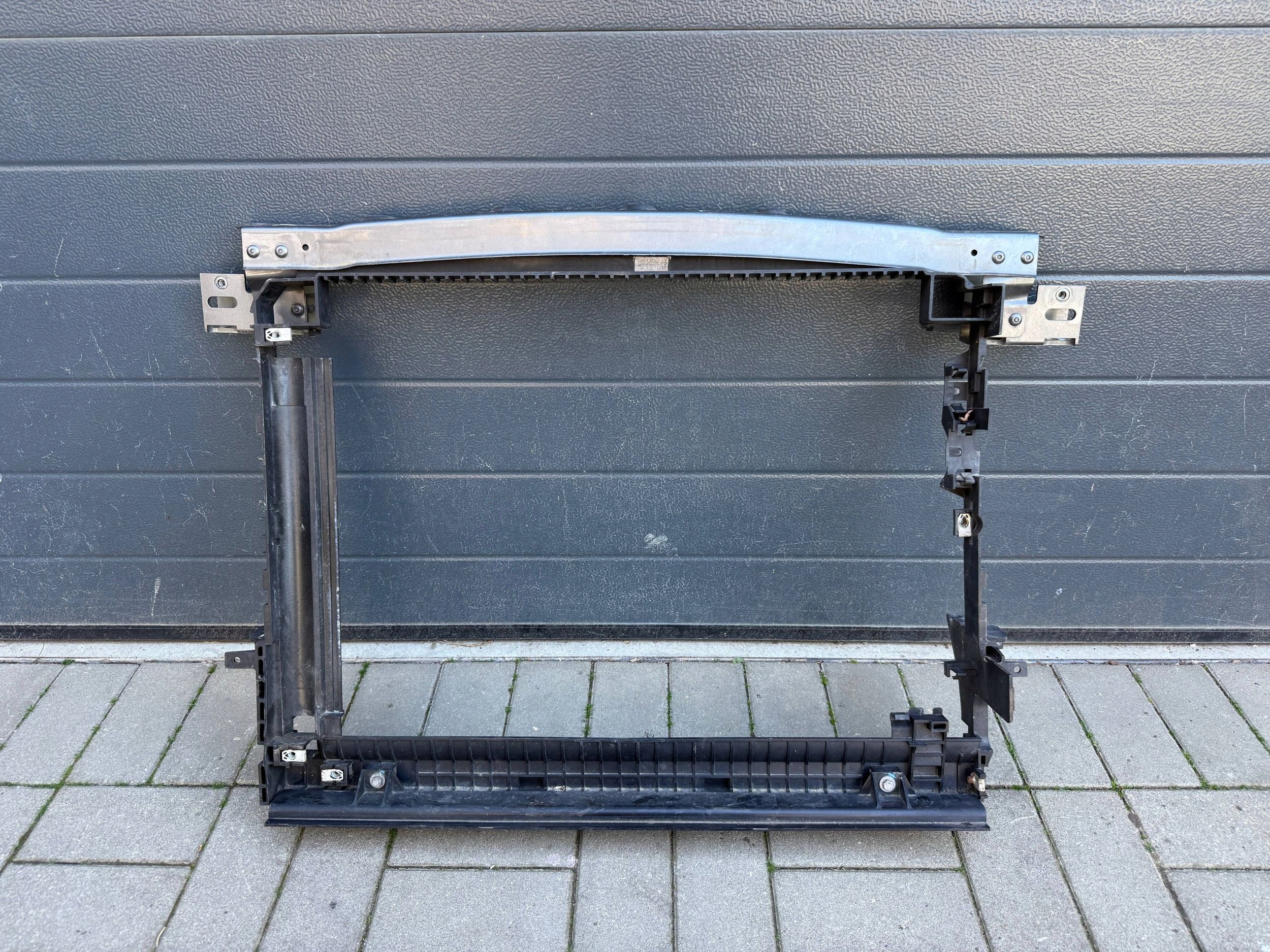 Jaguar F Pace 15- front body wall front gora supports frame supports