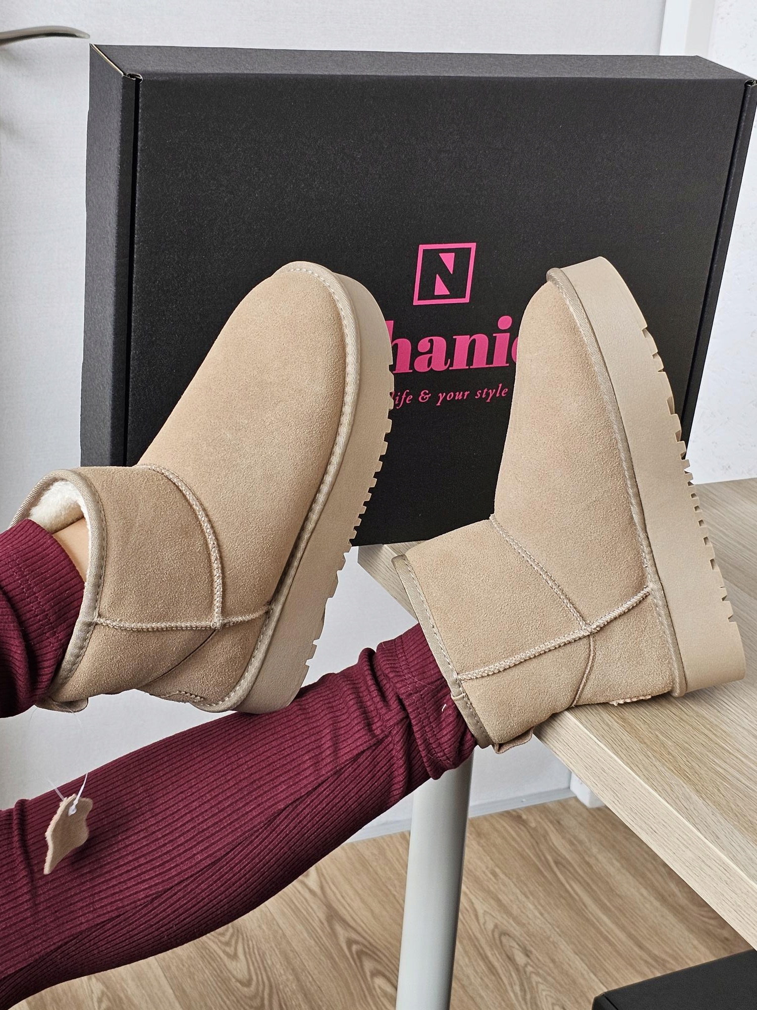 Kožené Dámské kotníkové boty béžové [Barva Černá, velikost 40]