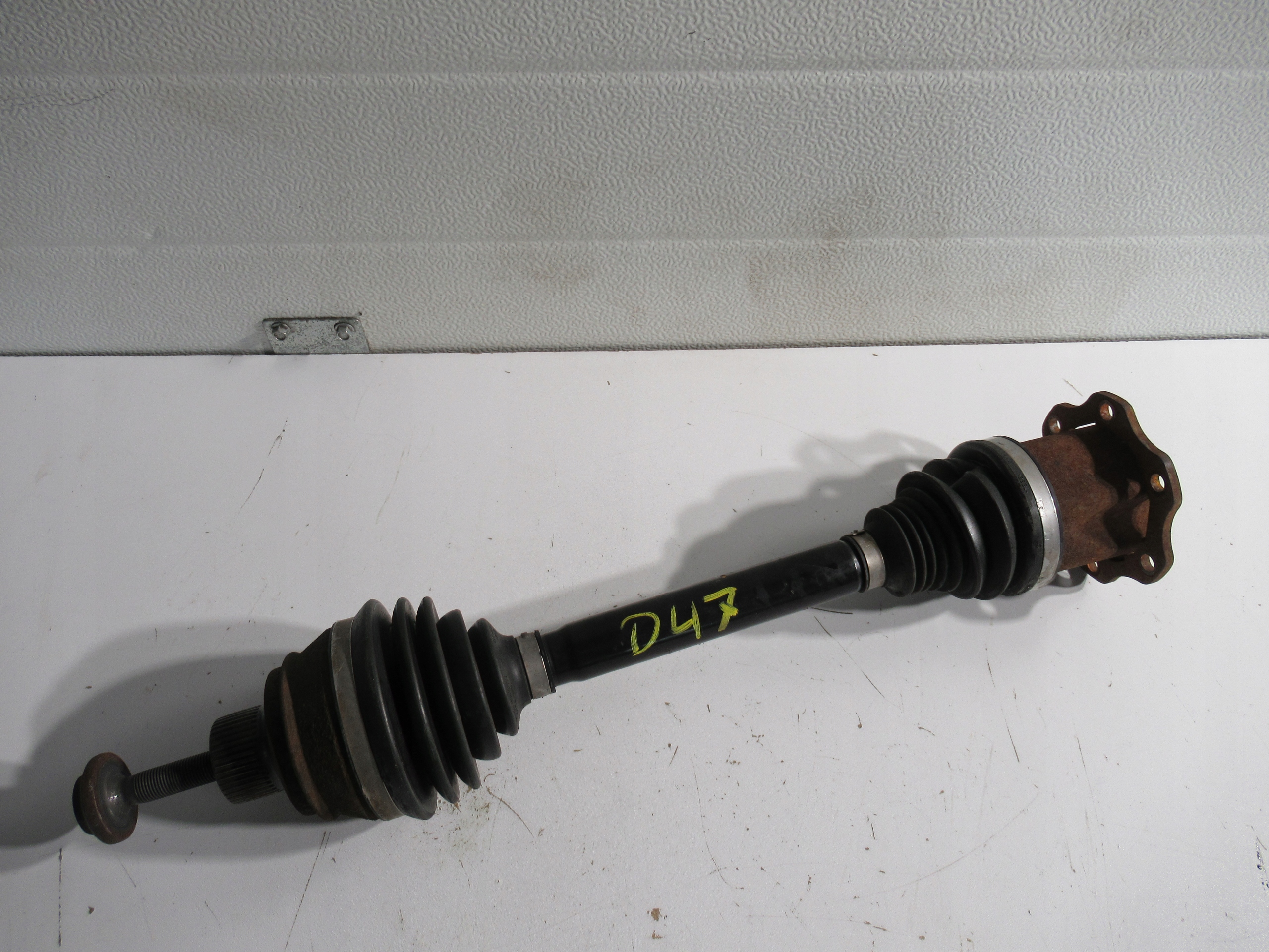 Audi Q5 and 1 8R 3.0 TDI semi-axis front 8R0407271C