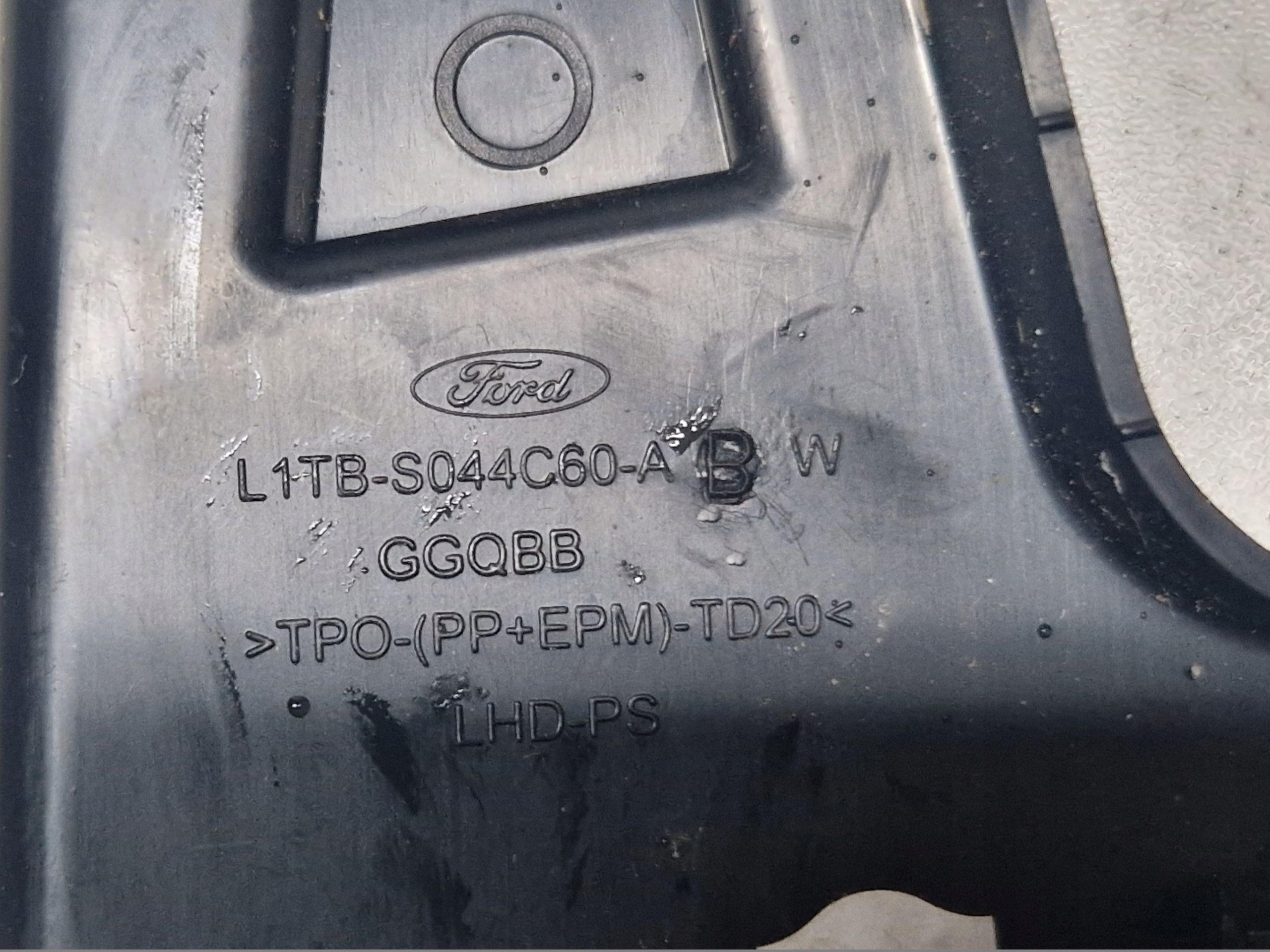 FORD PUMA MK2 copertura GREMBIALINA plastica interna L1TB-S0044C60-ABW