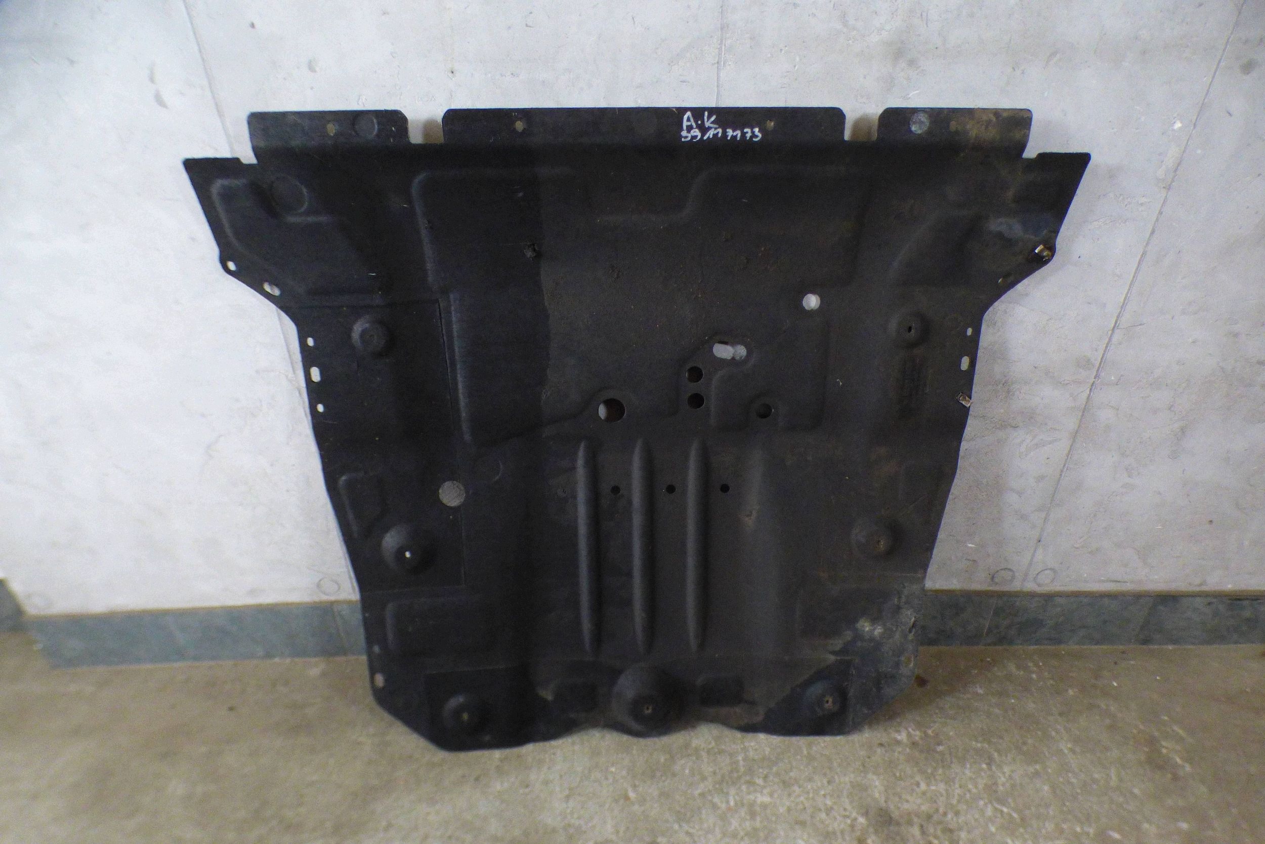 Opel Astra K V cover below engine 39117175
