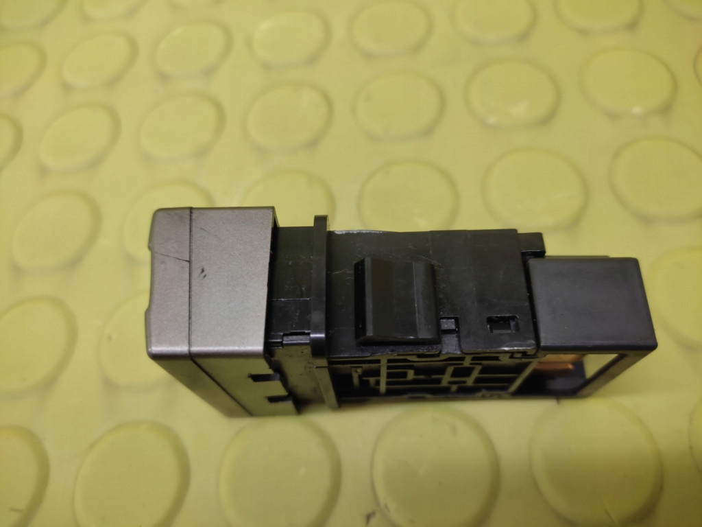 NISSAN X-TRAIL switch of the heating windows