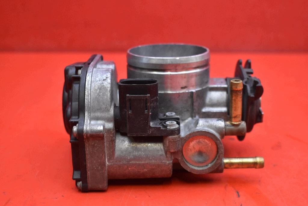 Valvola a farfalla 06A133064H VW BORA 1 e 2.0 8V 115 KM 98-05