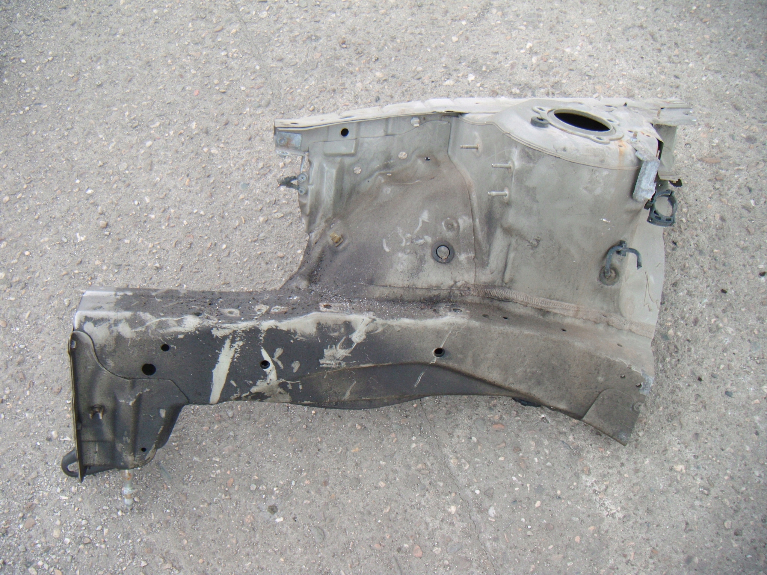 NISSAN ALTIMA L31 02-06 ЧЕТВЕРТЬ ФАРТУХ