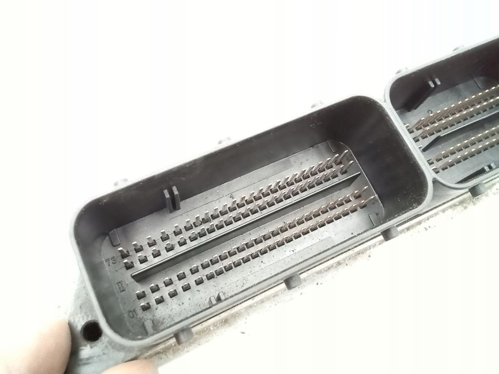 Mercedes Vito W639 computer control unit of the engine ECU A6111535279