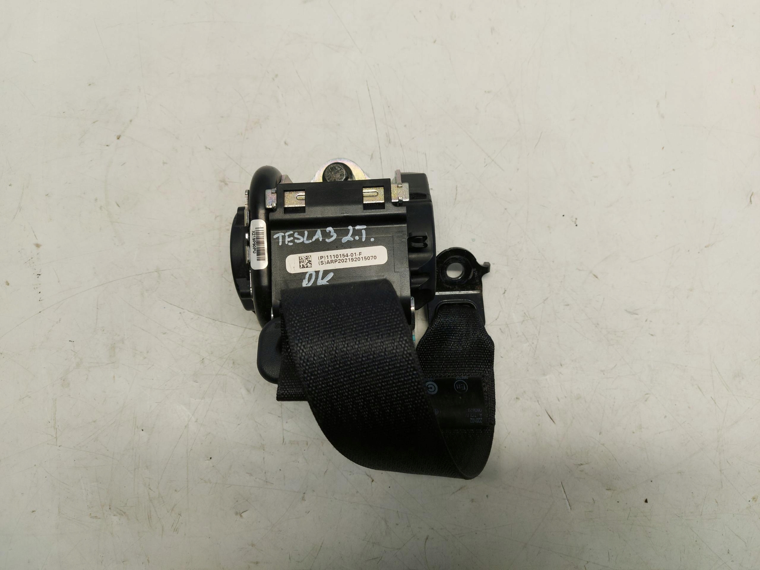 TESLA Model 3 III Gurten Sicherheits heck links 1110154-01-F