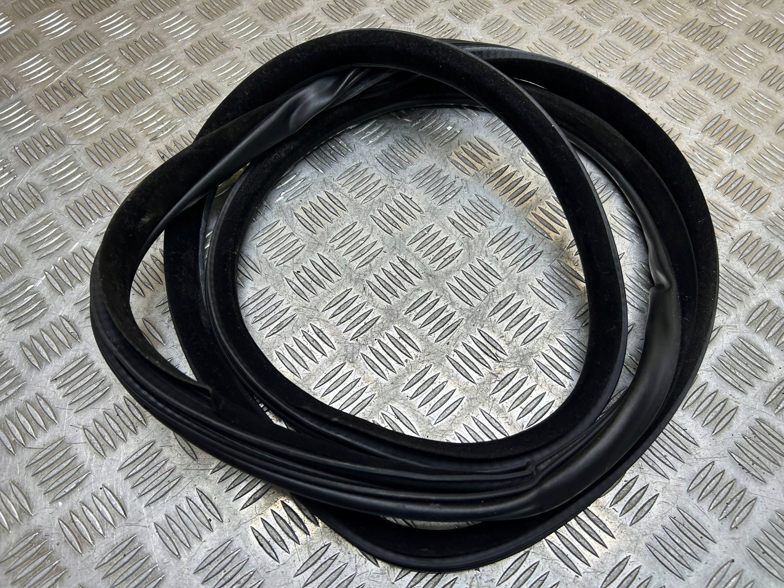 Dichtsatz Tür tylnych BMW 5 F10 2013 7182288