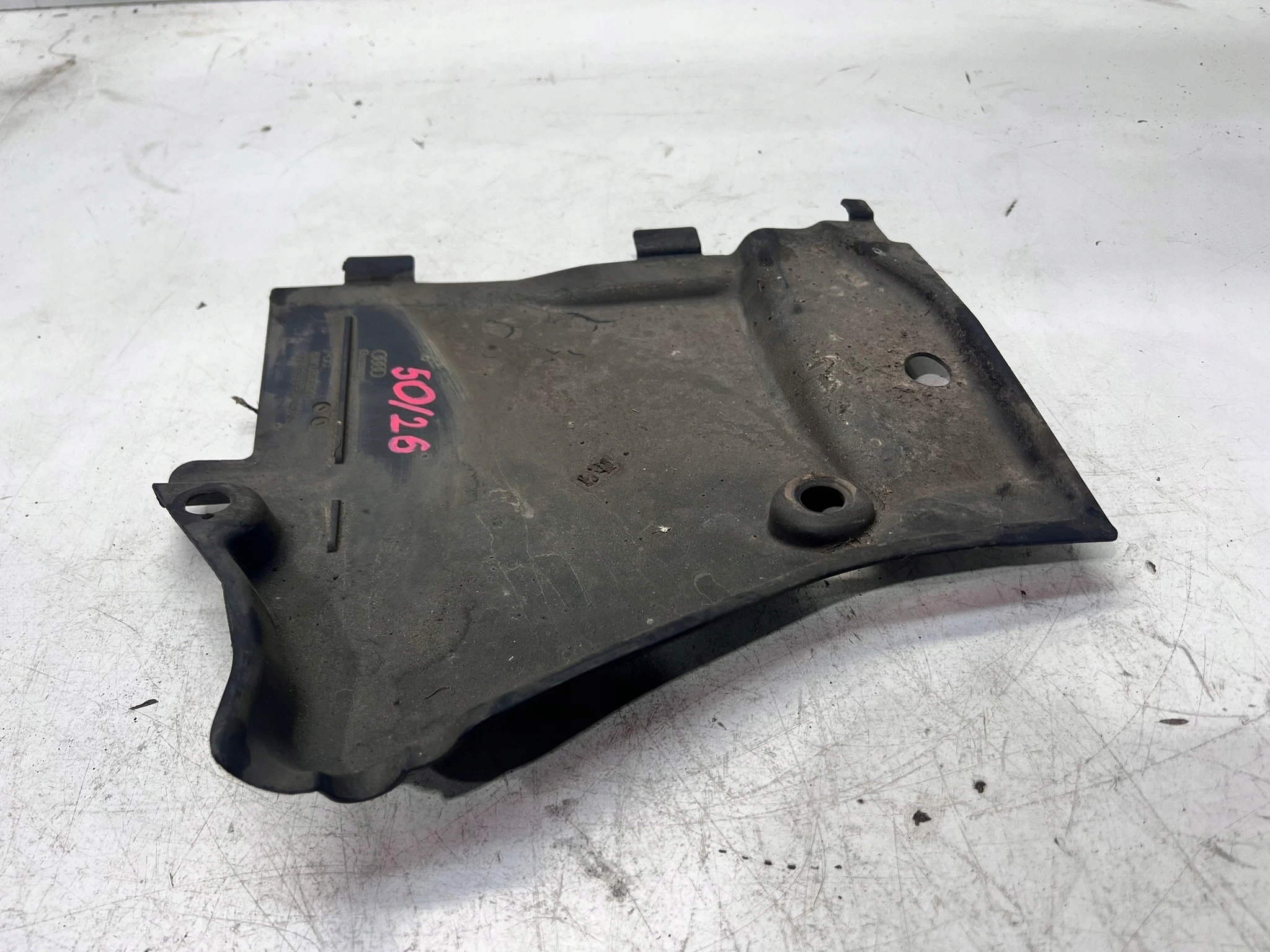 cover chassis front AUDI A4 B9 8W0825201 50/26