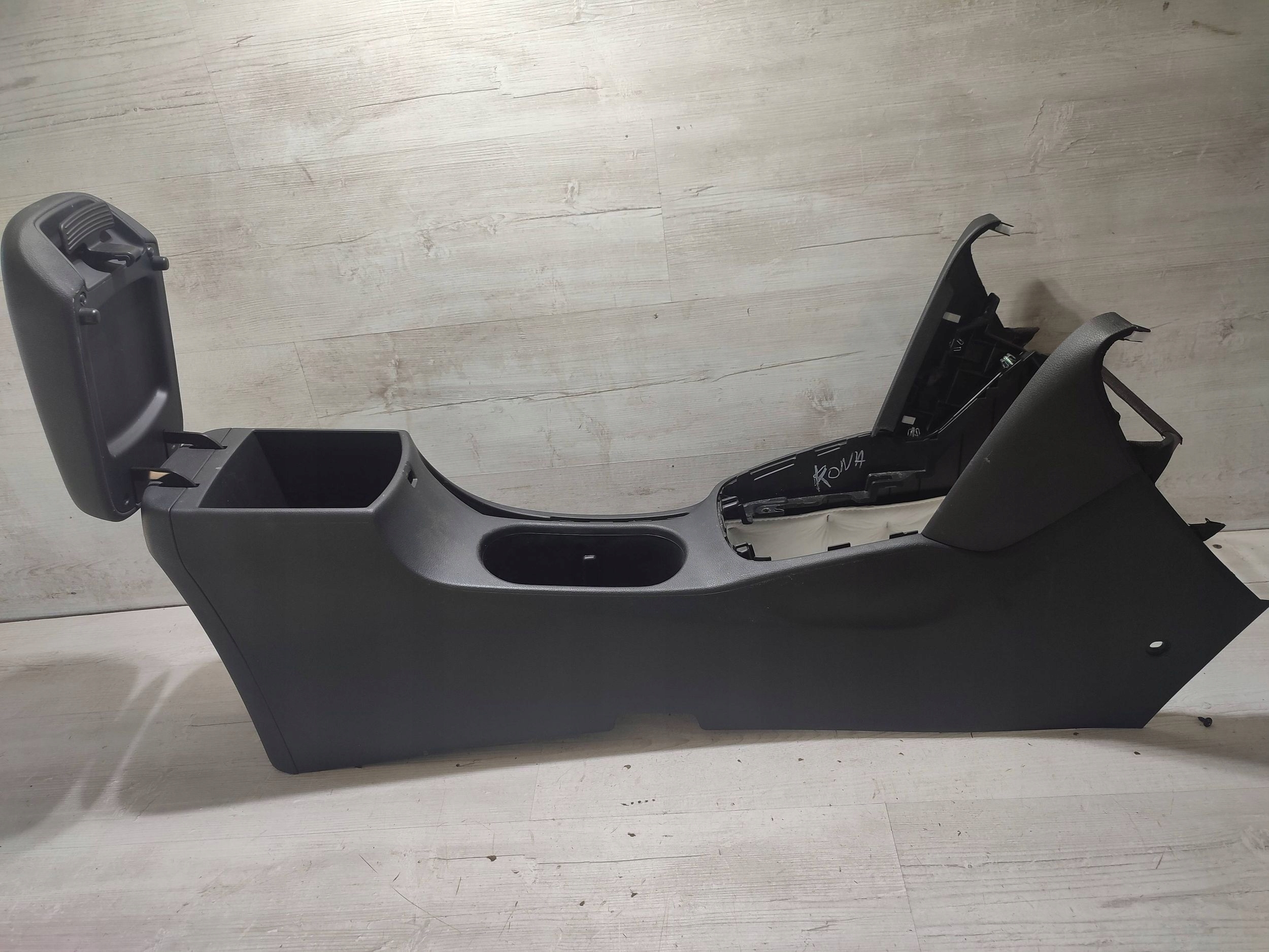 Hyundai Kona and 2018 tunel central