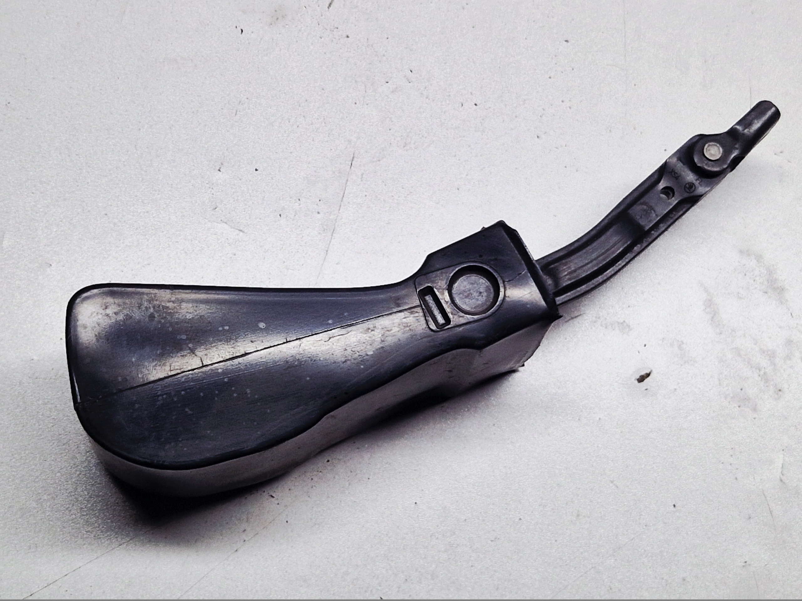 SKODA SUPERB II 2 limiter door front 3T0837249