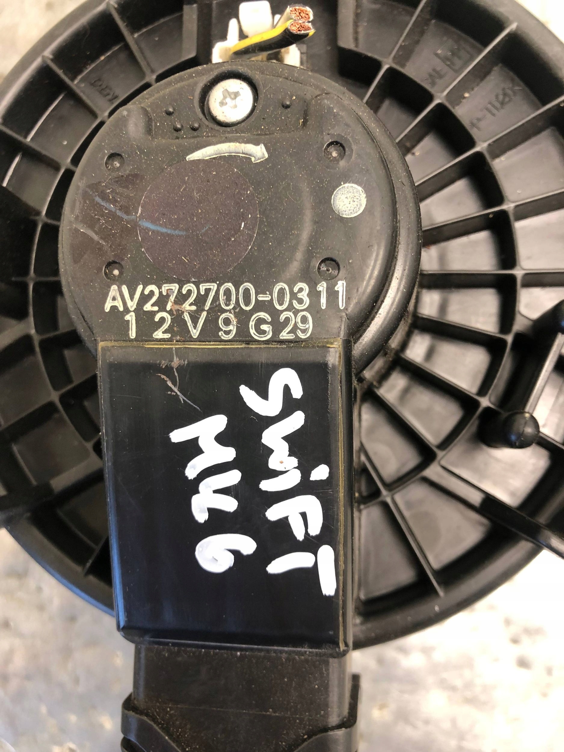 DMUCHAWA Lüfter SUZUKI SWIFT MK6 AV272700-0311
