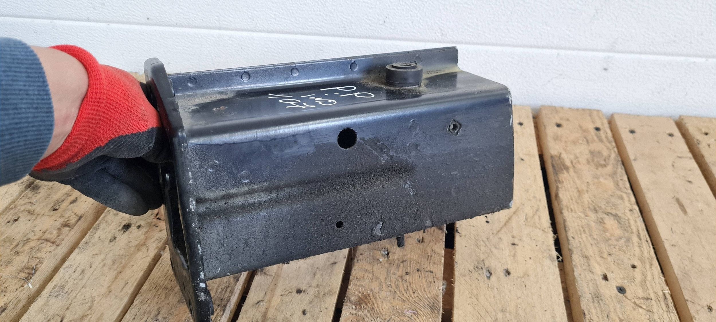 A4 B8 S4 LIFT quarter front right right front LZ9Y A5 8T S5